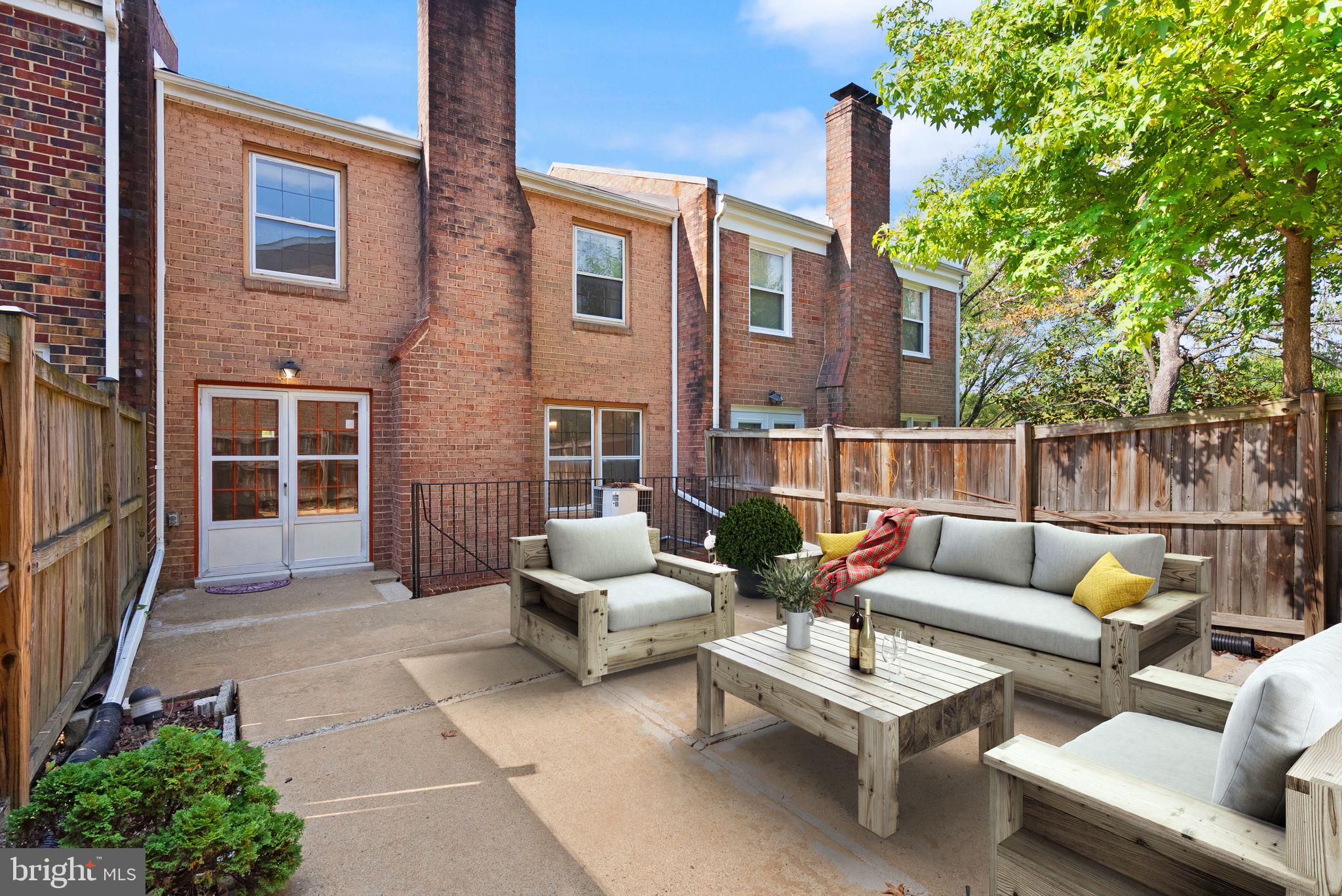 KMS TOWNHOUSES - Residential