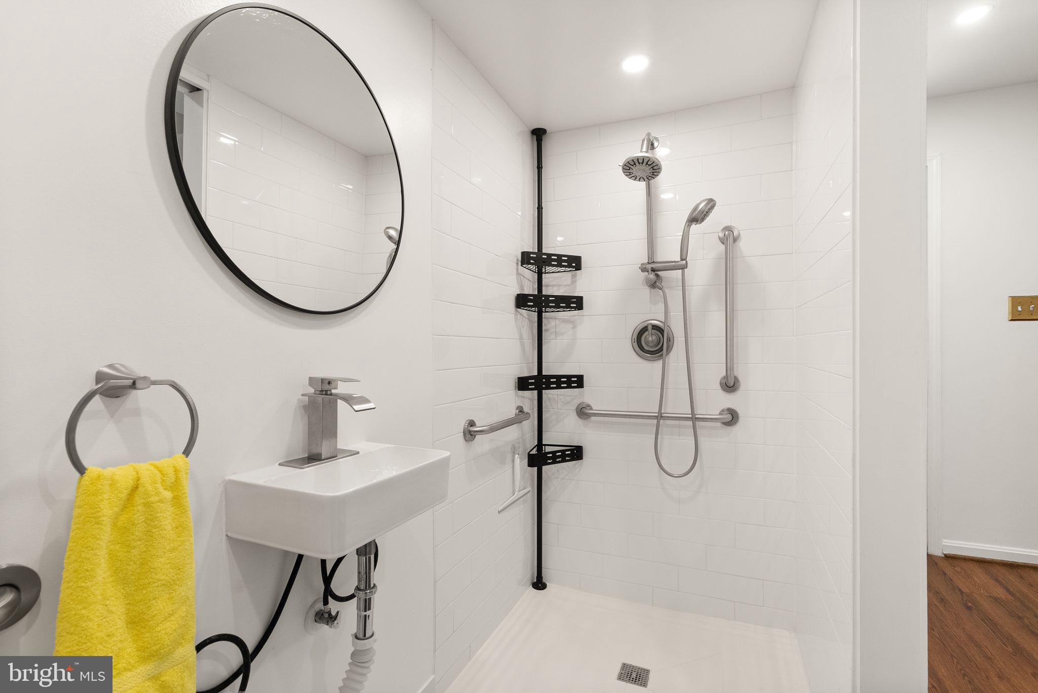 KMS TOWNHOUSES - Residential