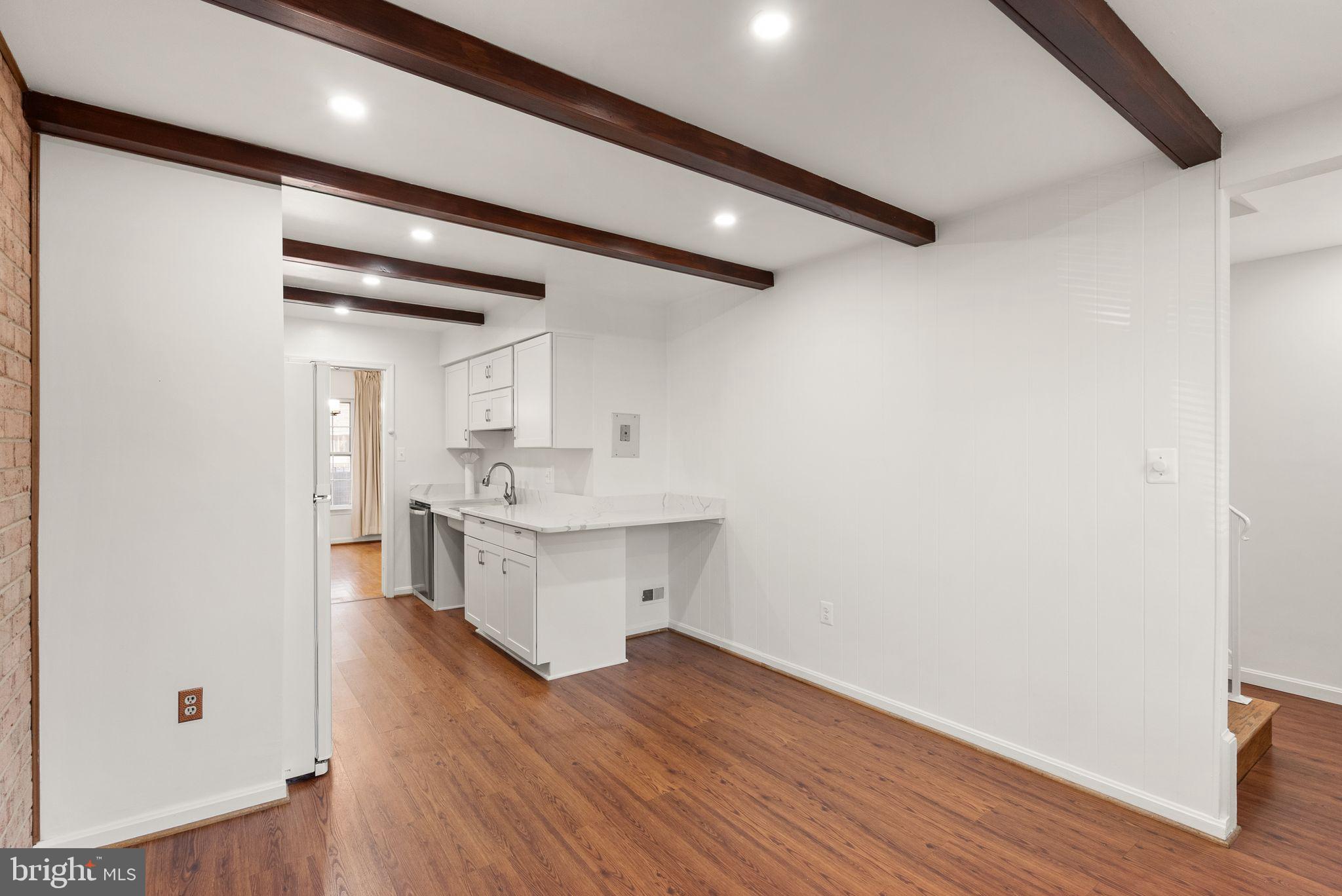 KMS TOWNHOUSES - Residential