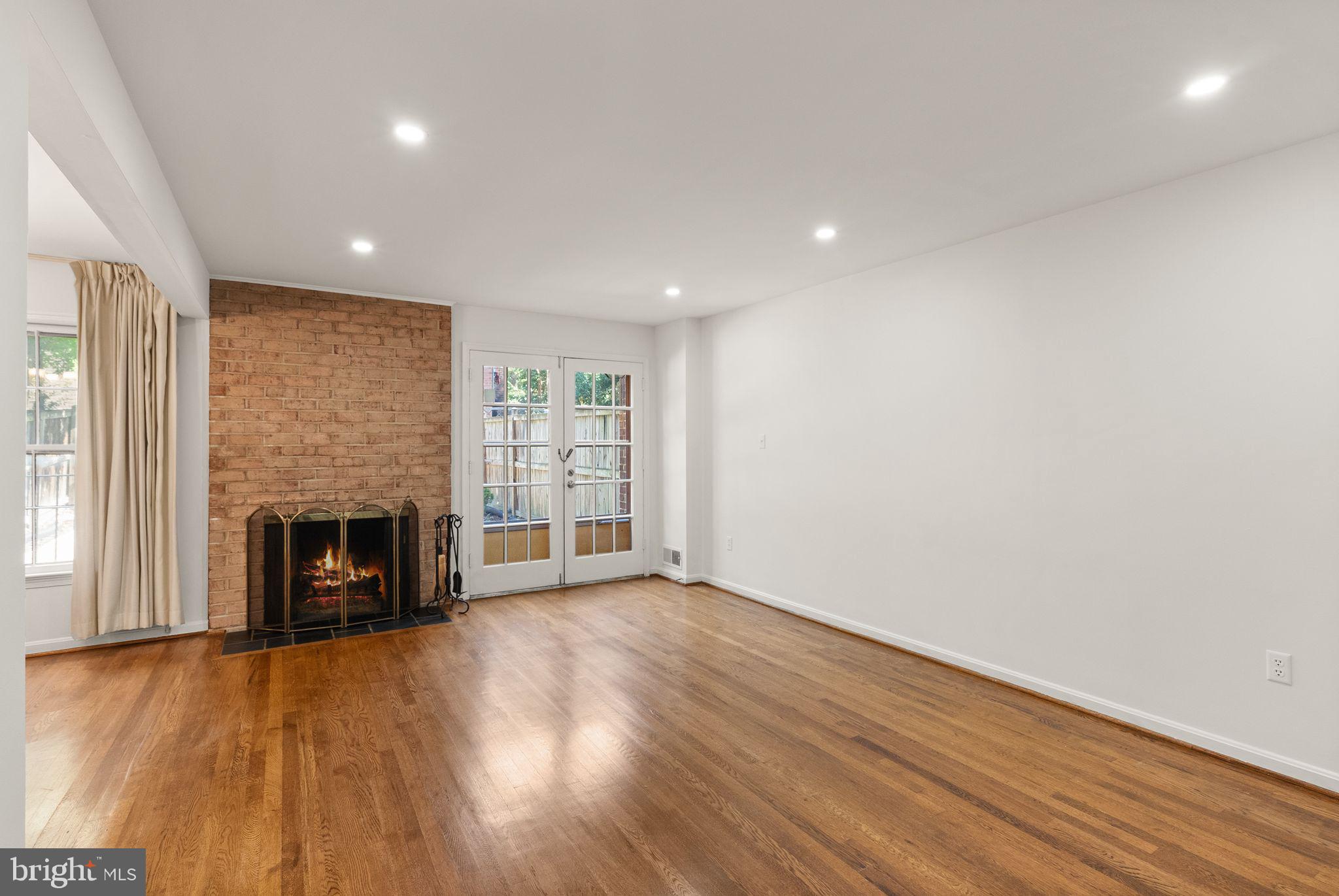 KMS TOWNHOUSES - Residential