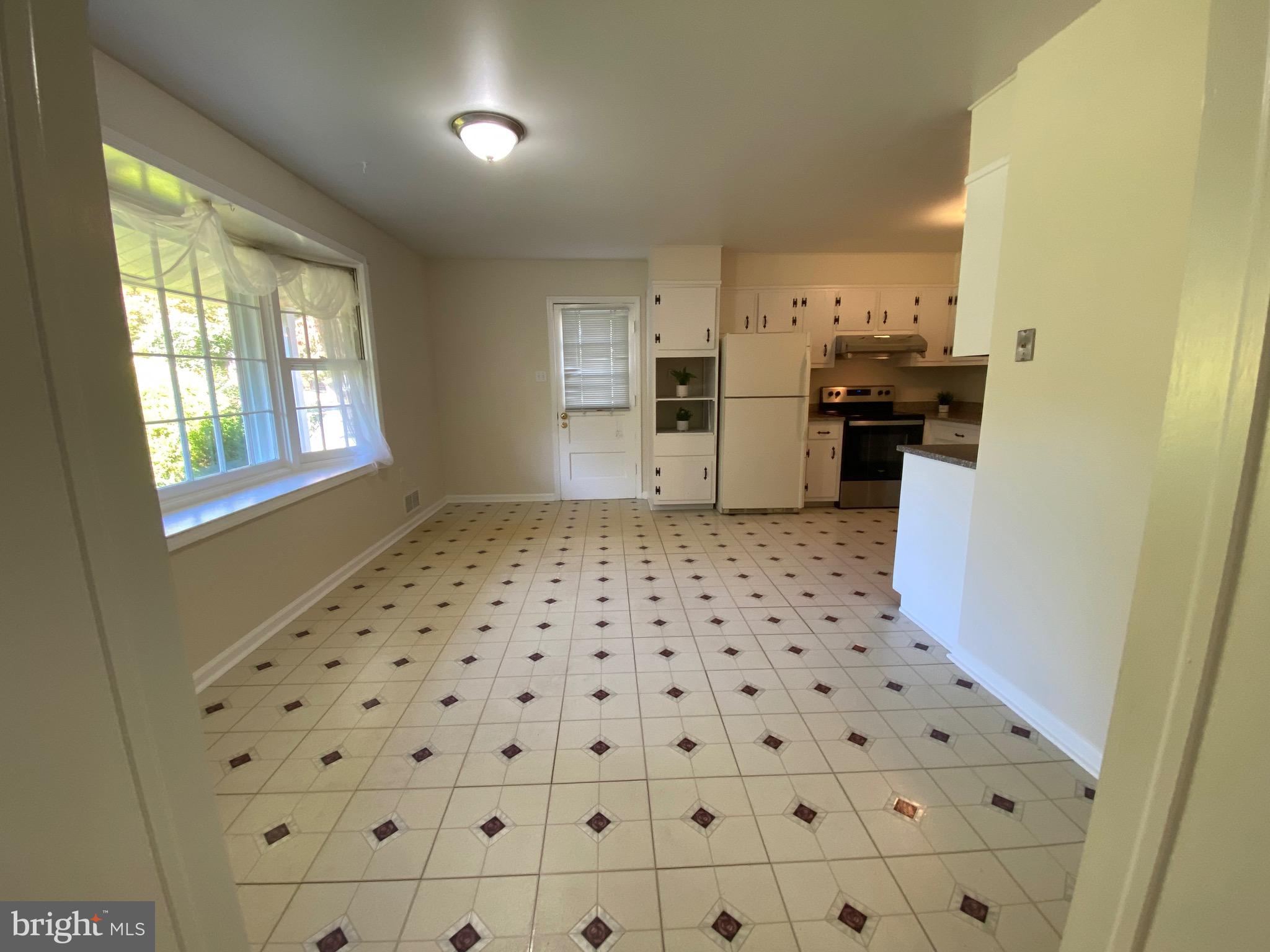 REGENCY ESTATES - Residential Lease