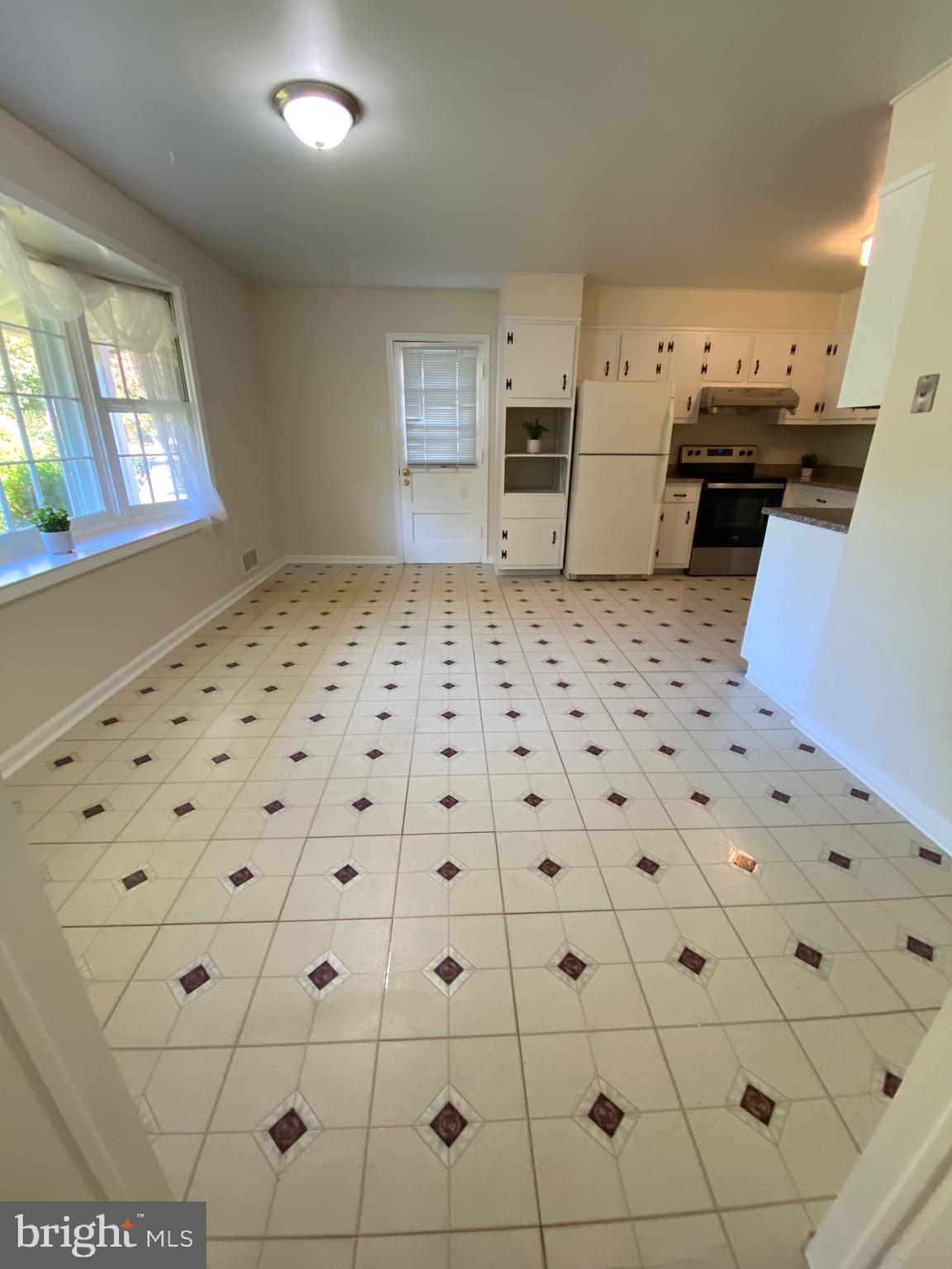 REGENCY ESTATES - Residential Lease