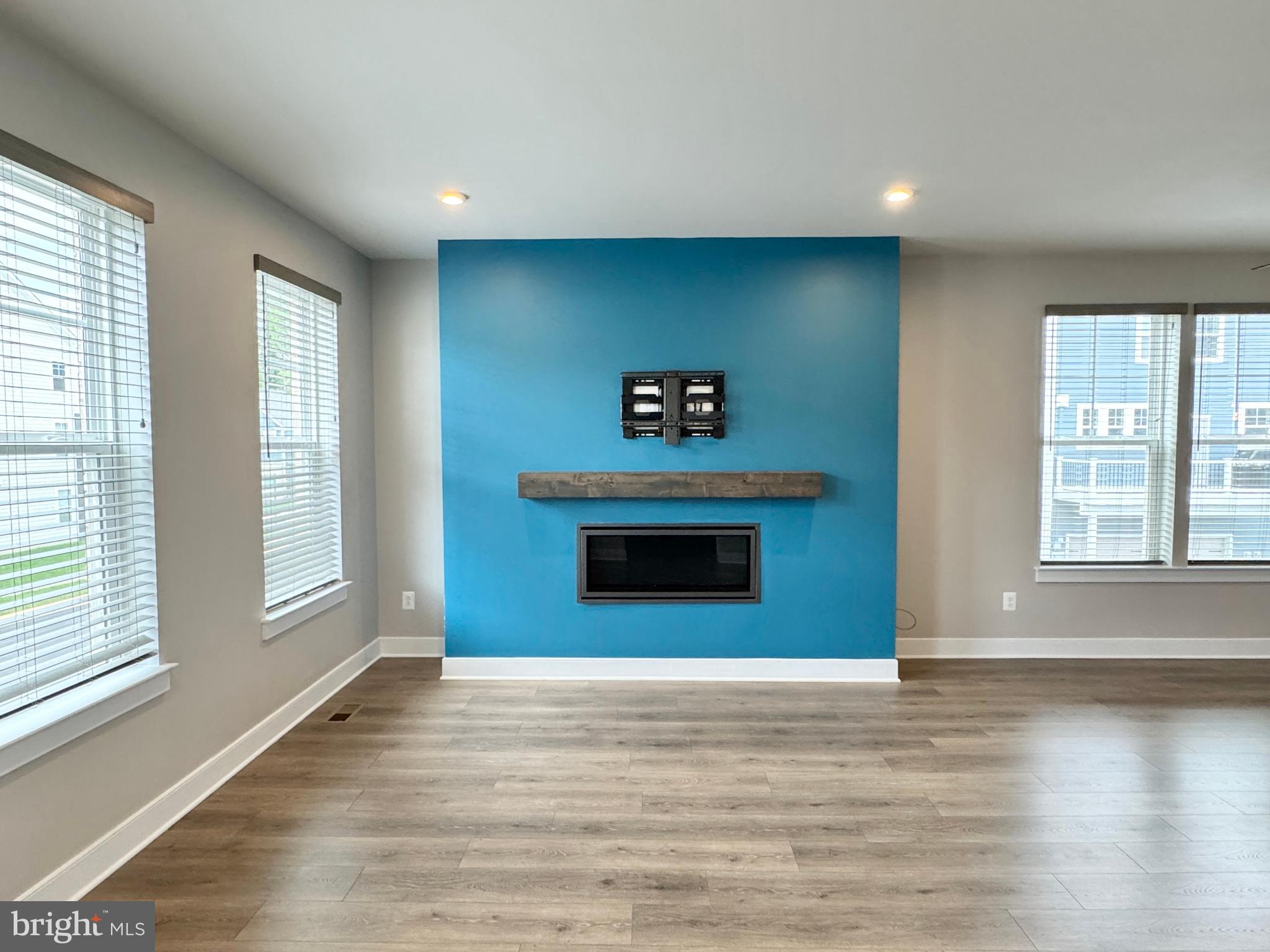 POTOMAC SHORES - Residential Lease