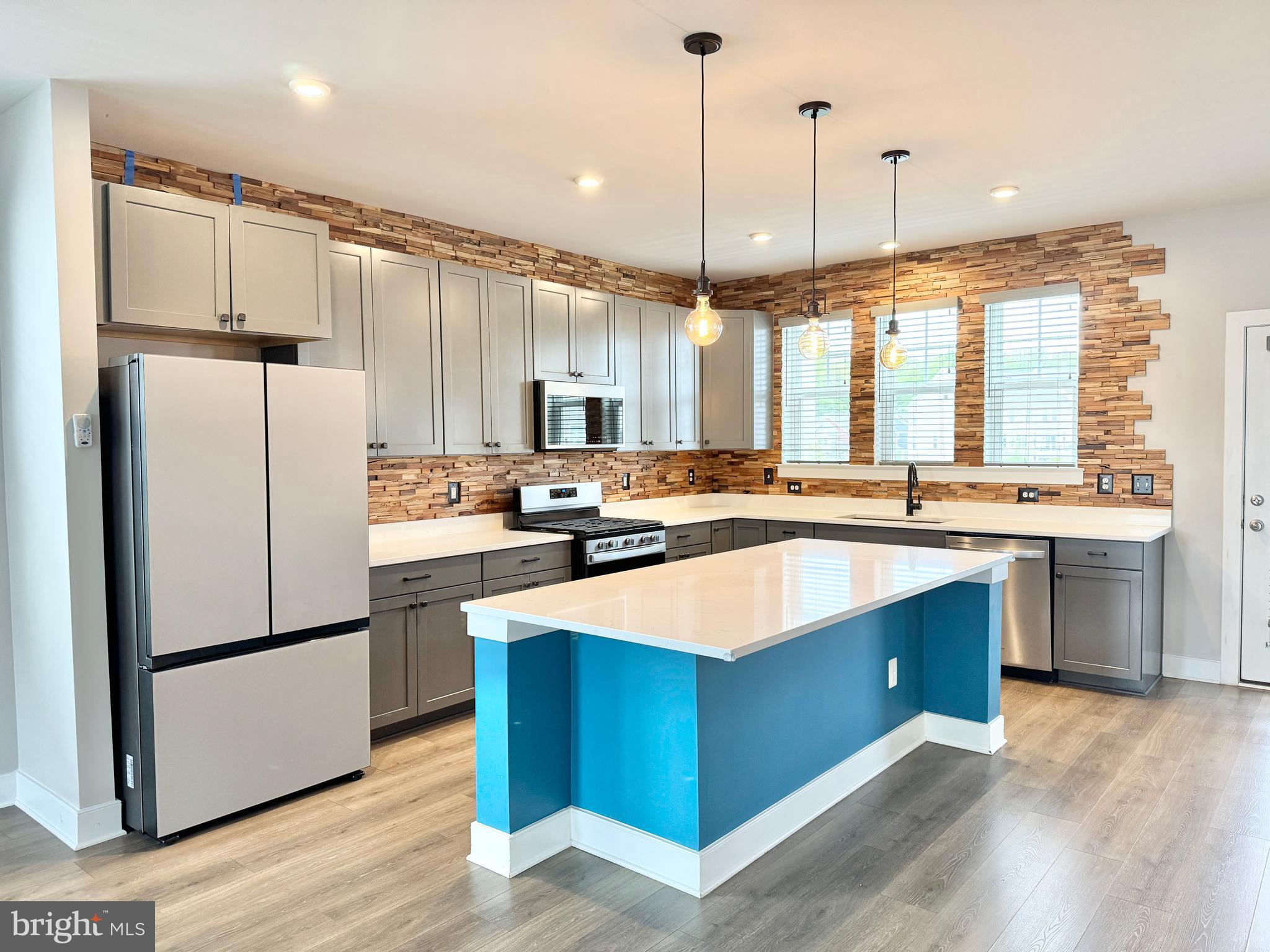 POTOMAC SHORES - Residential Lease