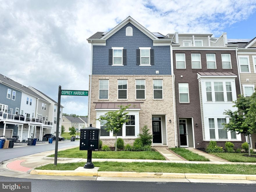 Large and spacious 3 bedroom and 2 full plus 2 half bathroom, 3 level, end unit townhome with two car garage featuring a modern open floor plan that is great for entertaining. Home offers an impressive gourmet kitchen with custom wooden backsplash and a beautiful oversized island with large pantry and plenty of room for preparing and sharing meals. The spacious family room, eating area and large deck are also nice options for spending time with loved ones. On the upper level you will find the owner's suite and spacious walk-in closet. There are two secondary bedrooms as well. The lower level has a full bathroom and has flex space that can be used as a second family room, home gym or a private home office. This three level townhome has three full baths and 1 half bath. Potomac Shores is a river-front community offering an all-inclusive lifestyle with resort-style amenities just 30 miles from DC. There is a Jack Nicklaus Signature Golf Course, onsite parks and trails, spectacular views of the Potomac River, on-site schools, fitness barn, social barn, event lawn, community gardens, Ali Krieger Sports Complex, planned marketplace and VRE train station and so much more.
- RENT INCLUDES INTERNET (VIA HOA)
- $180 PER MONTH FOR SOLAR USE (this will offset your electricity bill to almost nothing, depending on your personal usage).
- Electric car plug in available