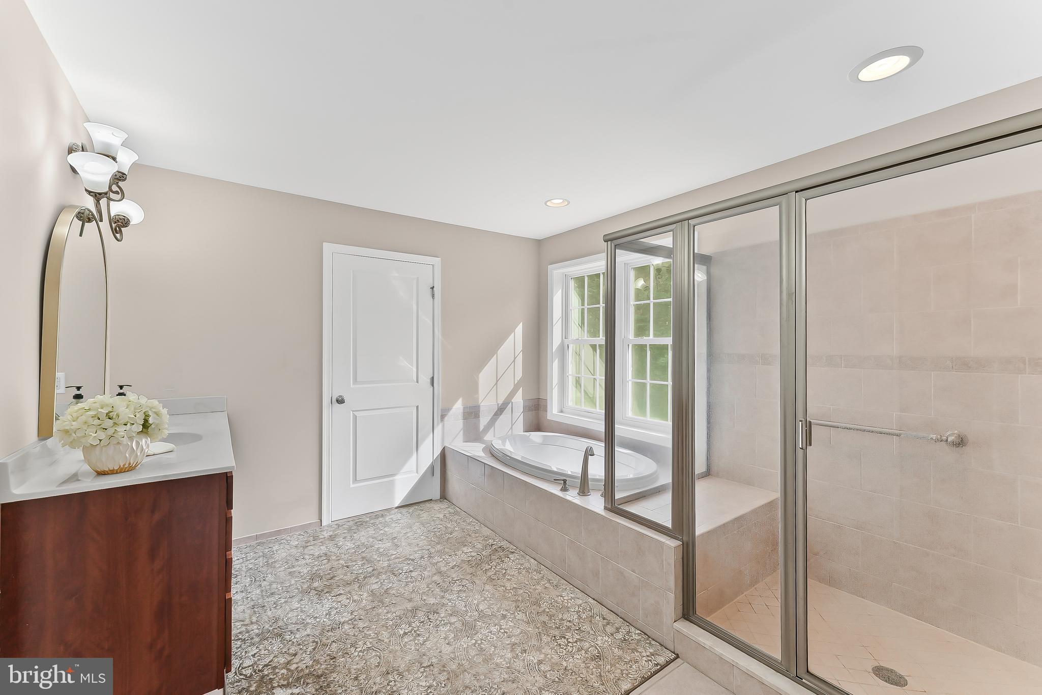 CHAMBERS ROCK FARM - Residential