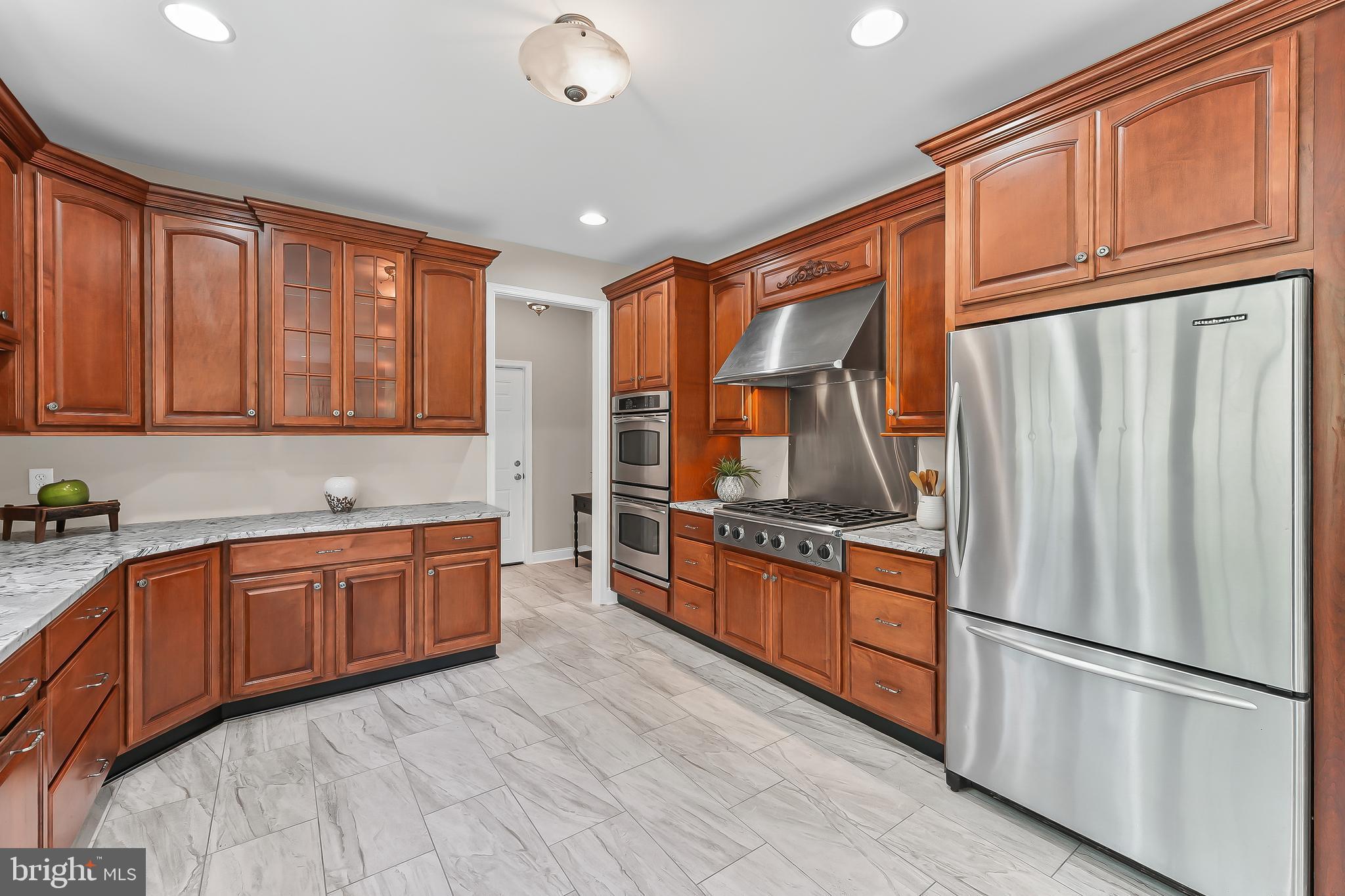 CHAMBERS ROCK FARM - Residential