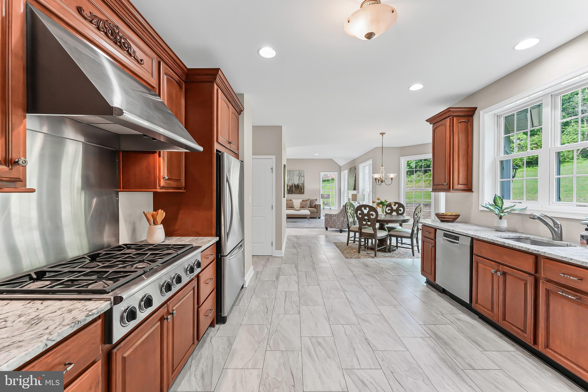 CHAMBERS ROCK FARM - Residential