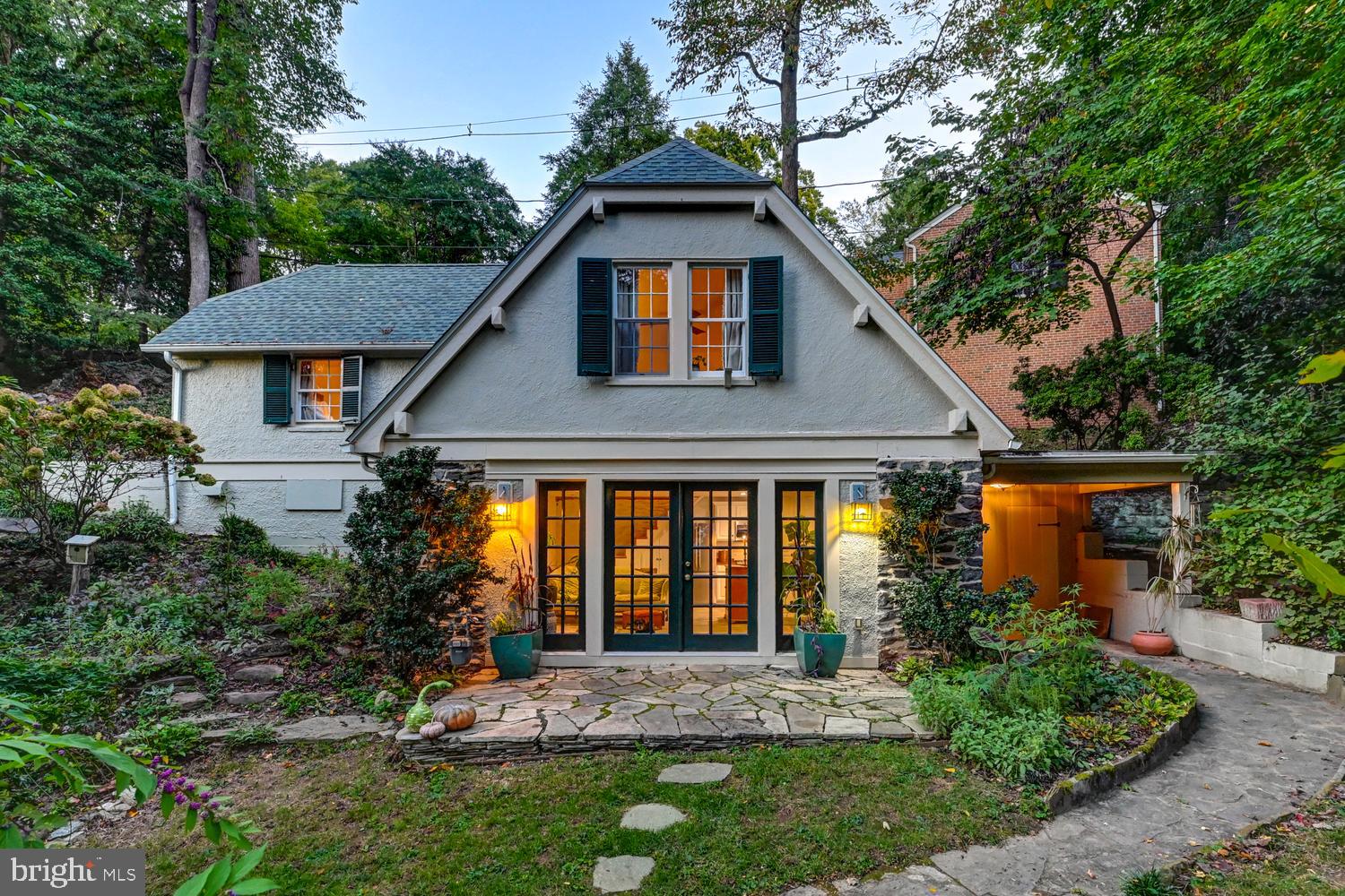 6 ELMWOOD ROAD