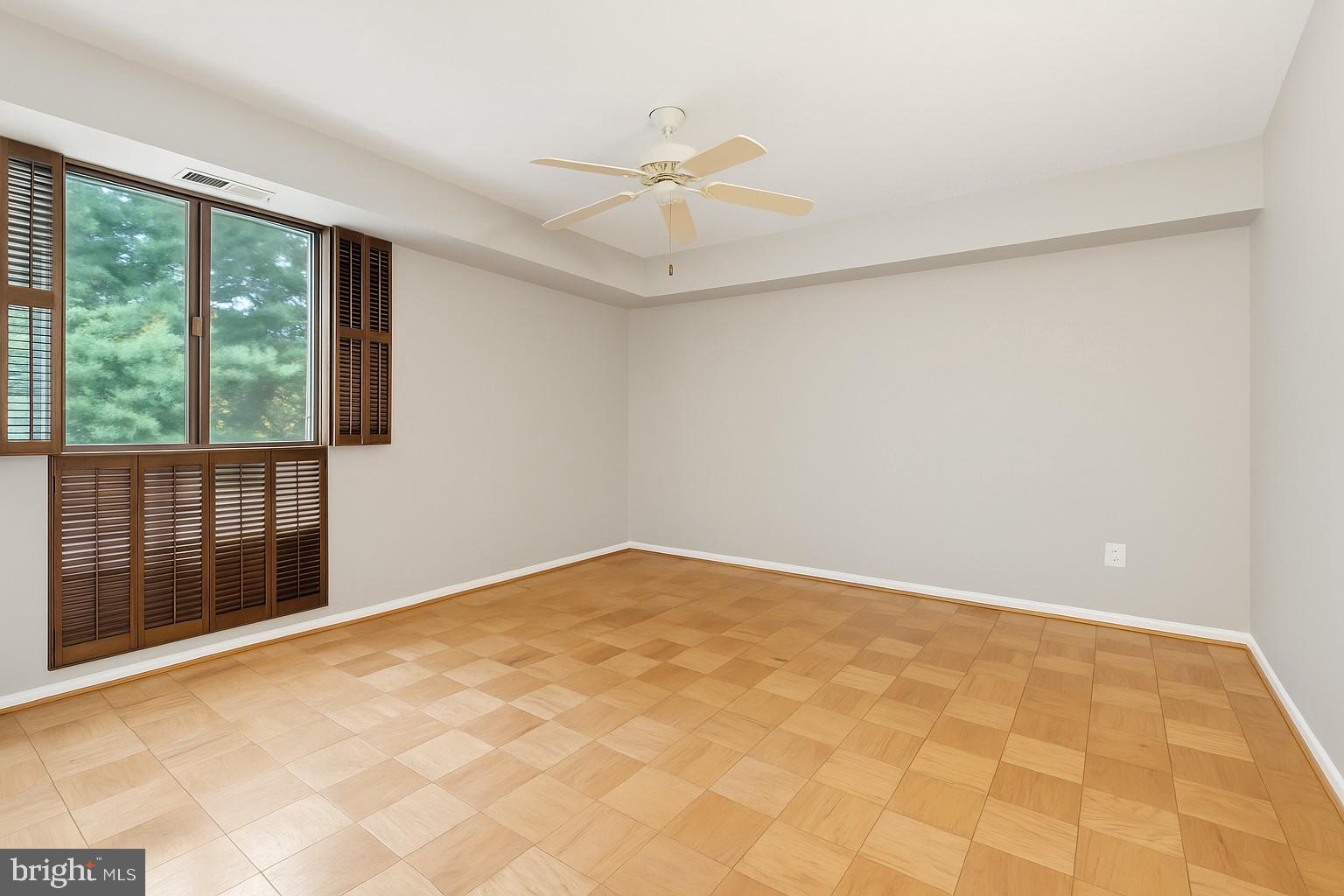 HERITAGE COURT - Residential