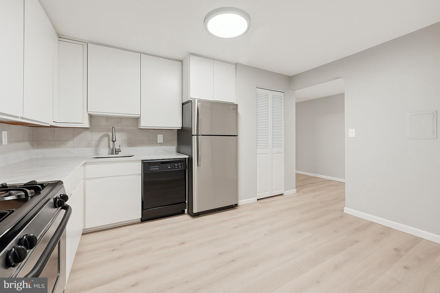 HERITAGE COURT - Residential