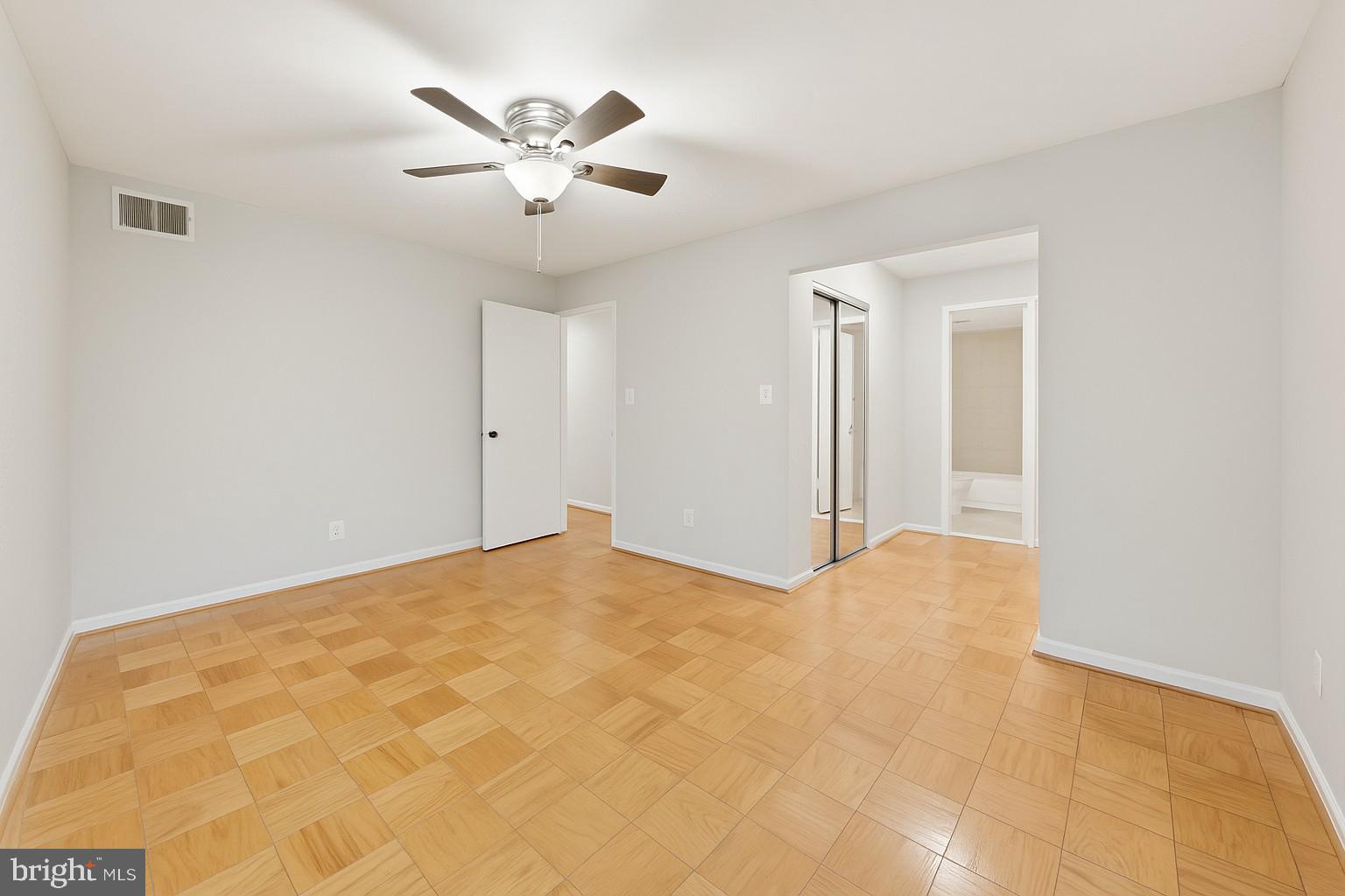 HERITAGE COURT - Residential