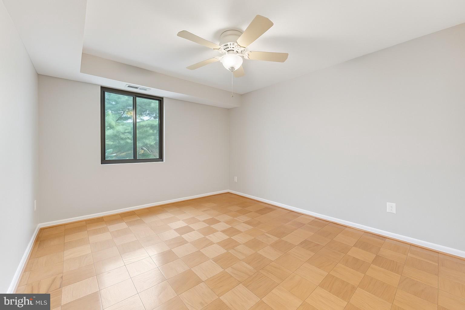 HERITAGE COURT - Residential