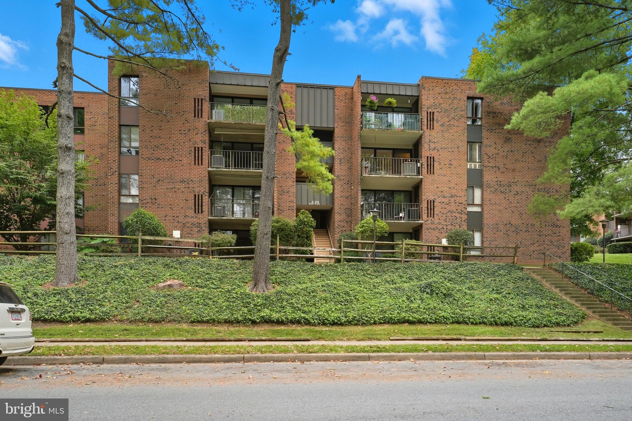 4408 ISLAND PLACE 202