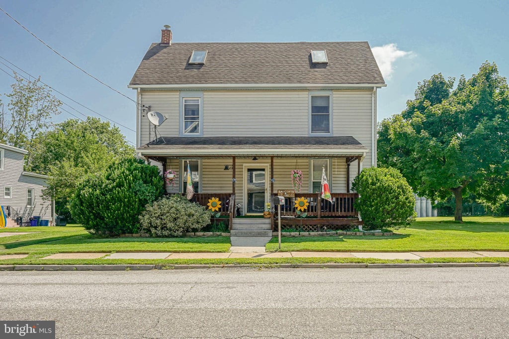 Photo of 122 N Repauno Avenue, GIBBSTOWN, NJ 08027 (MLS # NJGL2076638)