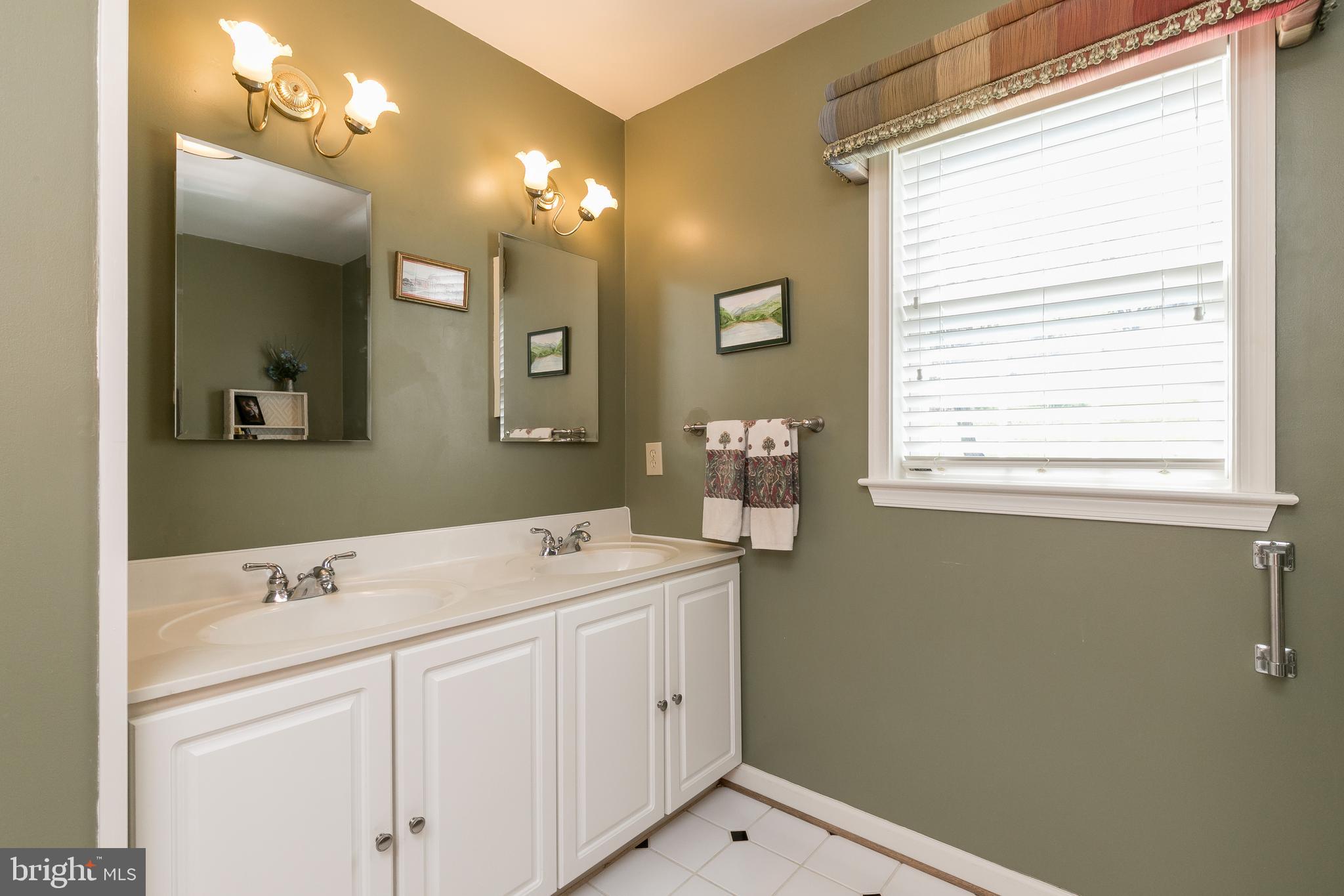 STONELEIGH - Residential