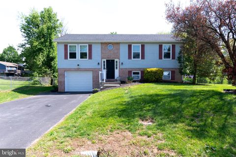 Photo of 23 Silene Terrace, MARTINSBURG, WV 25404 (MLS # WVBE2050564)