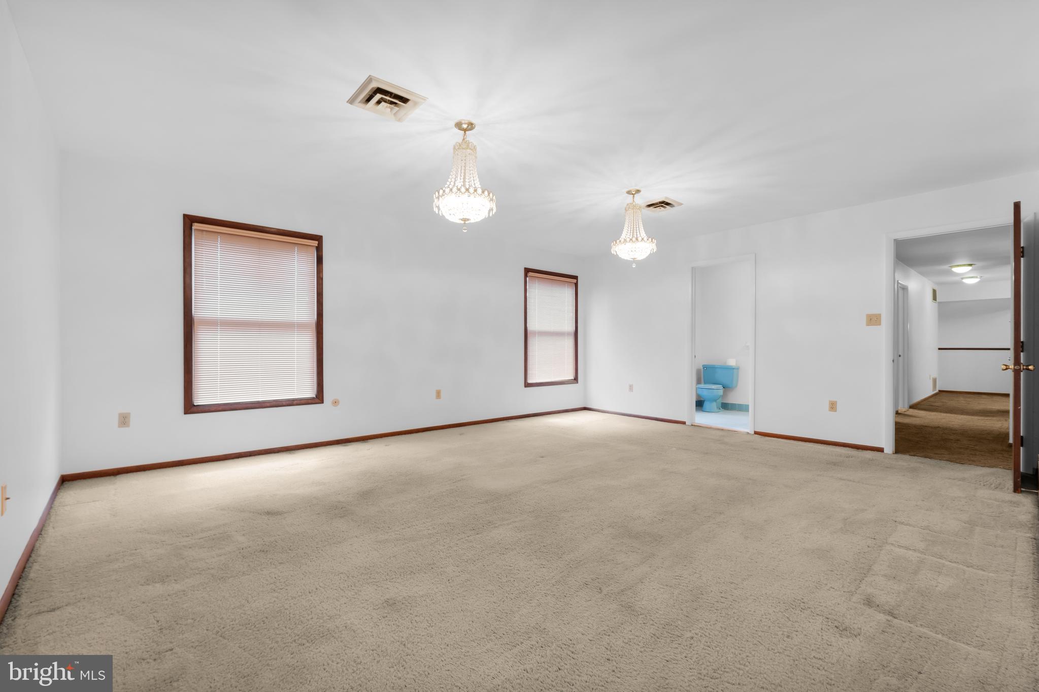 SPRINGWOOD MANOR - Residential