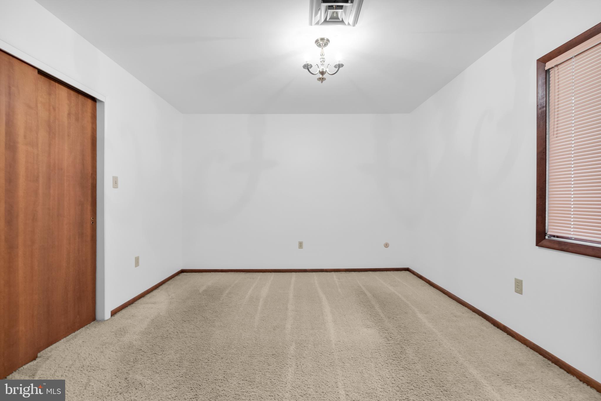 SPRINGWOOD MANOR - Residential