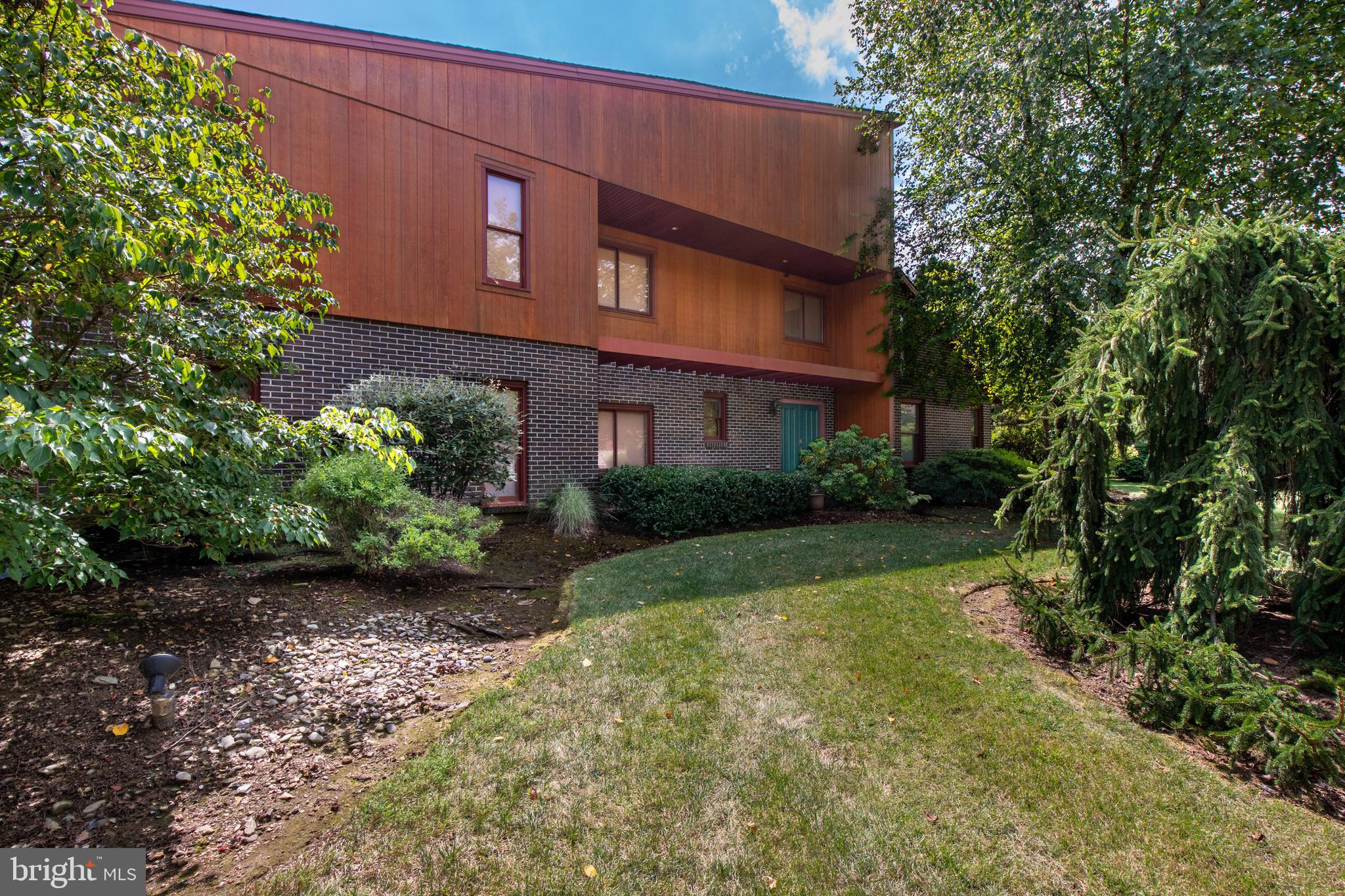 SPRINGWOOD MANOR - Residential