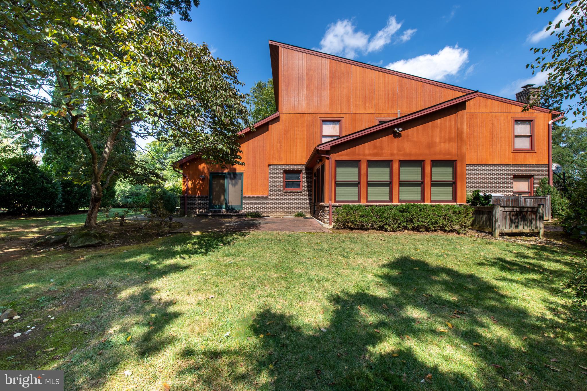 SPRINGWOOD MANOR - Residential