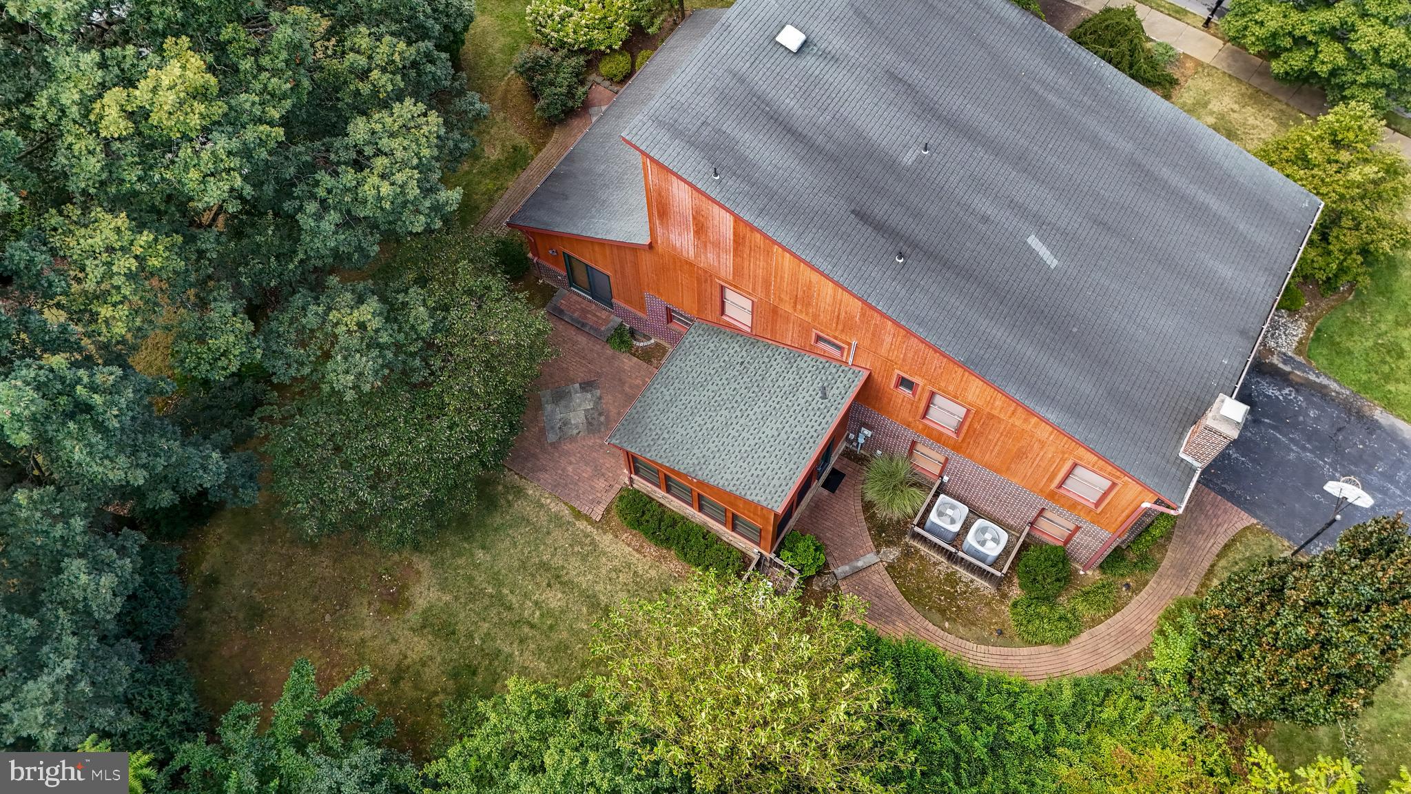 SPRINGWOOD MANOR - Residential