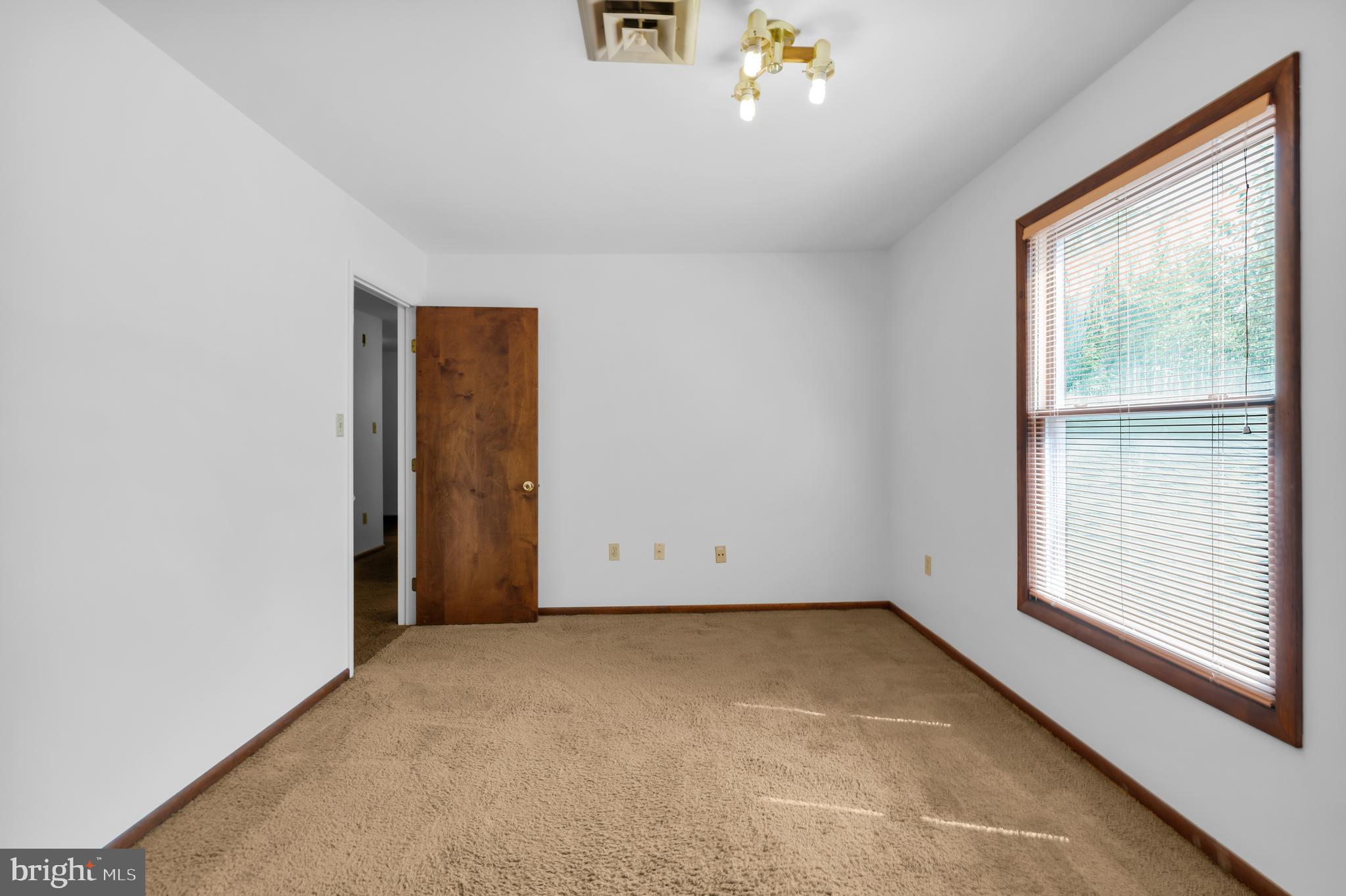 SPRINGWOOD MANOR - Residential