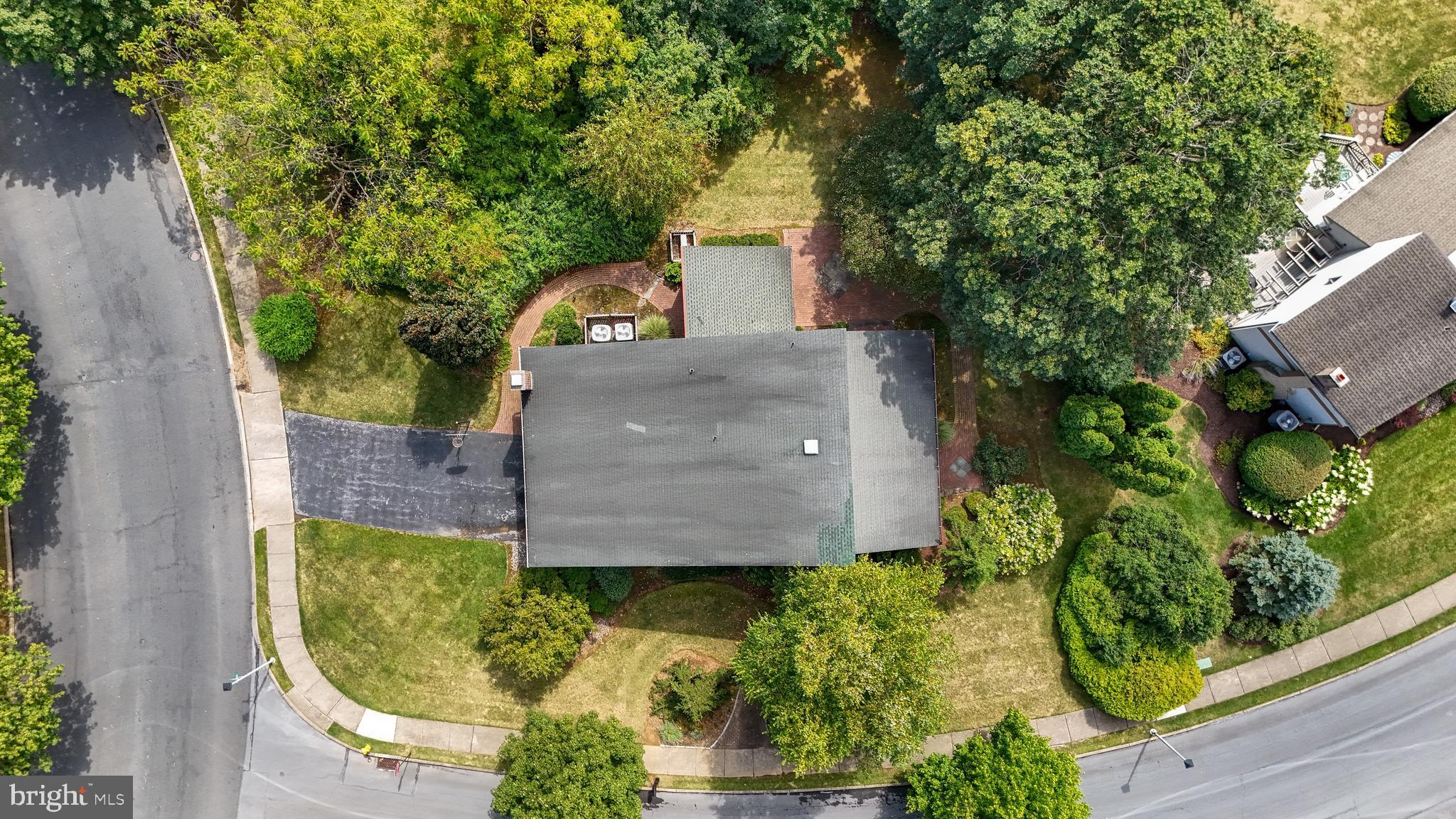 SPRINGWOOD MANOR - Residential