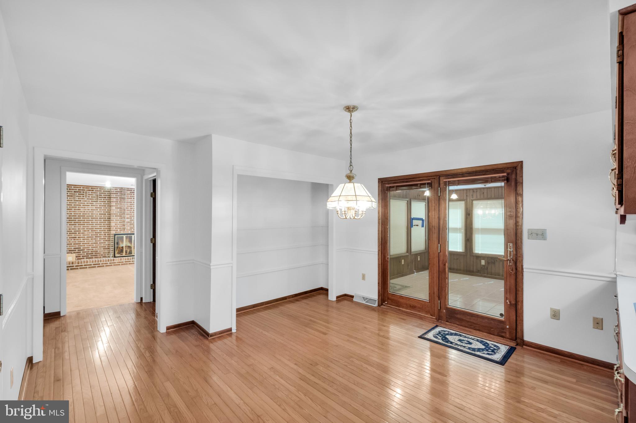 SPRINGWOOD MANOR - Residential