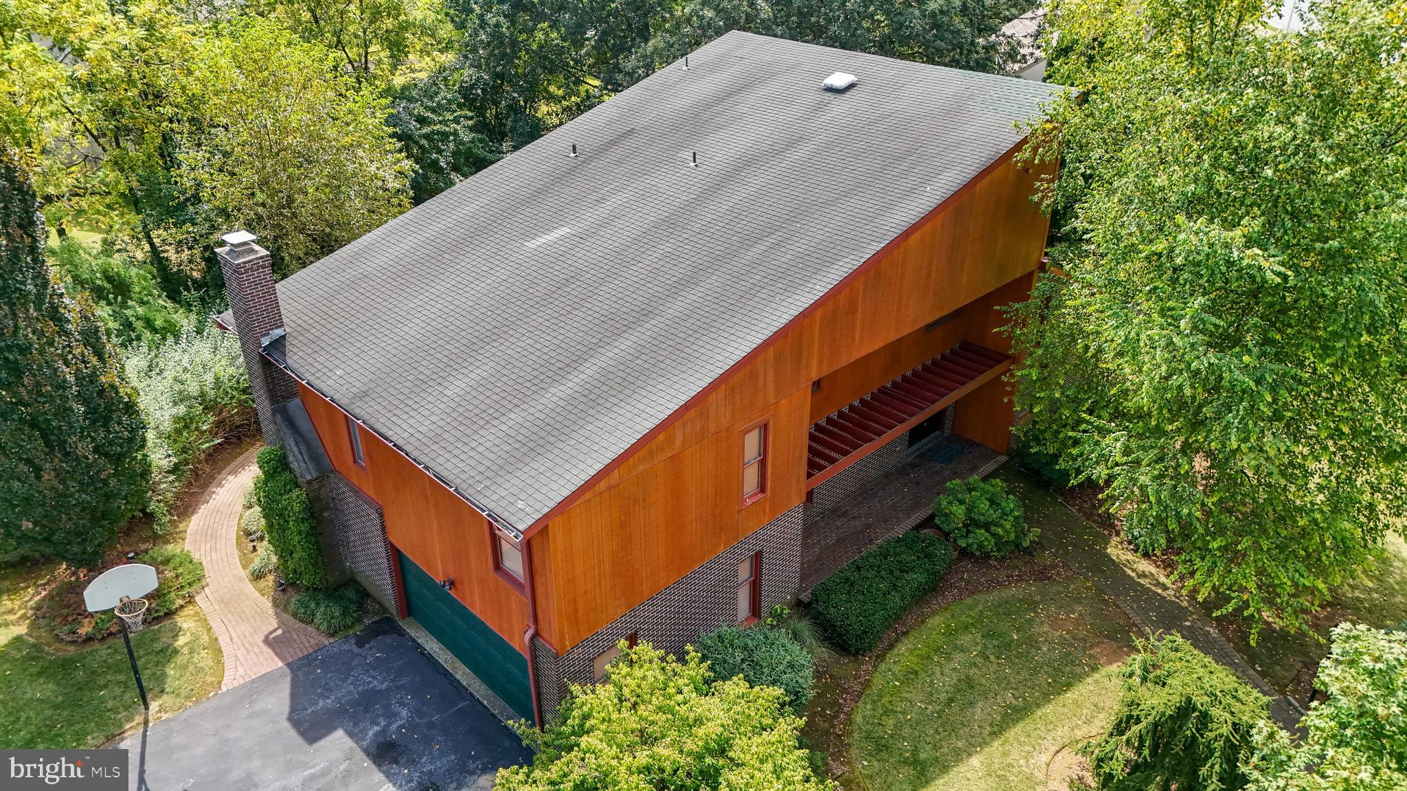 SPRINGWOOD MANOR - Residential