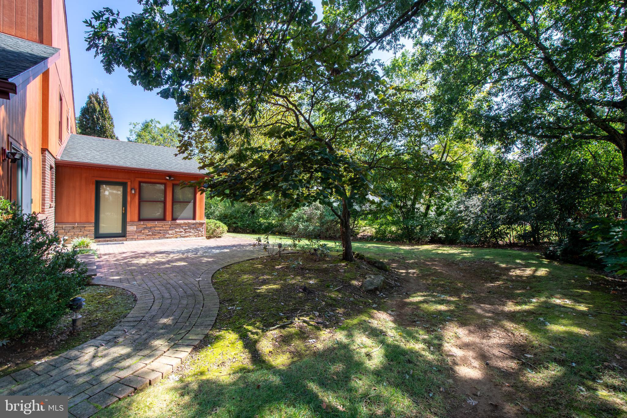 SPRINGWOOD MANOR - Residential