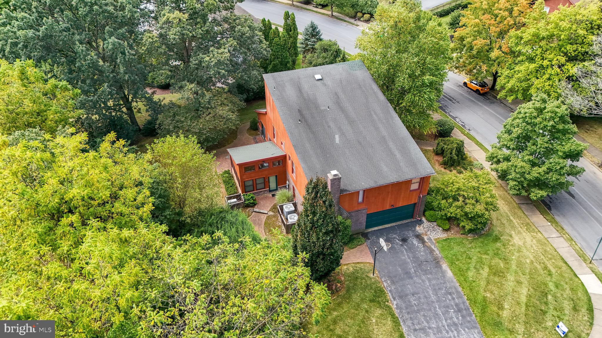 SPRINGWOOD MANOR - Residential