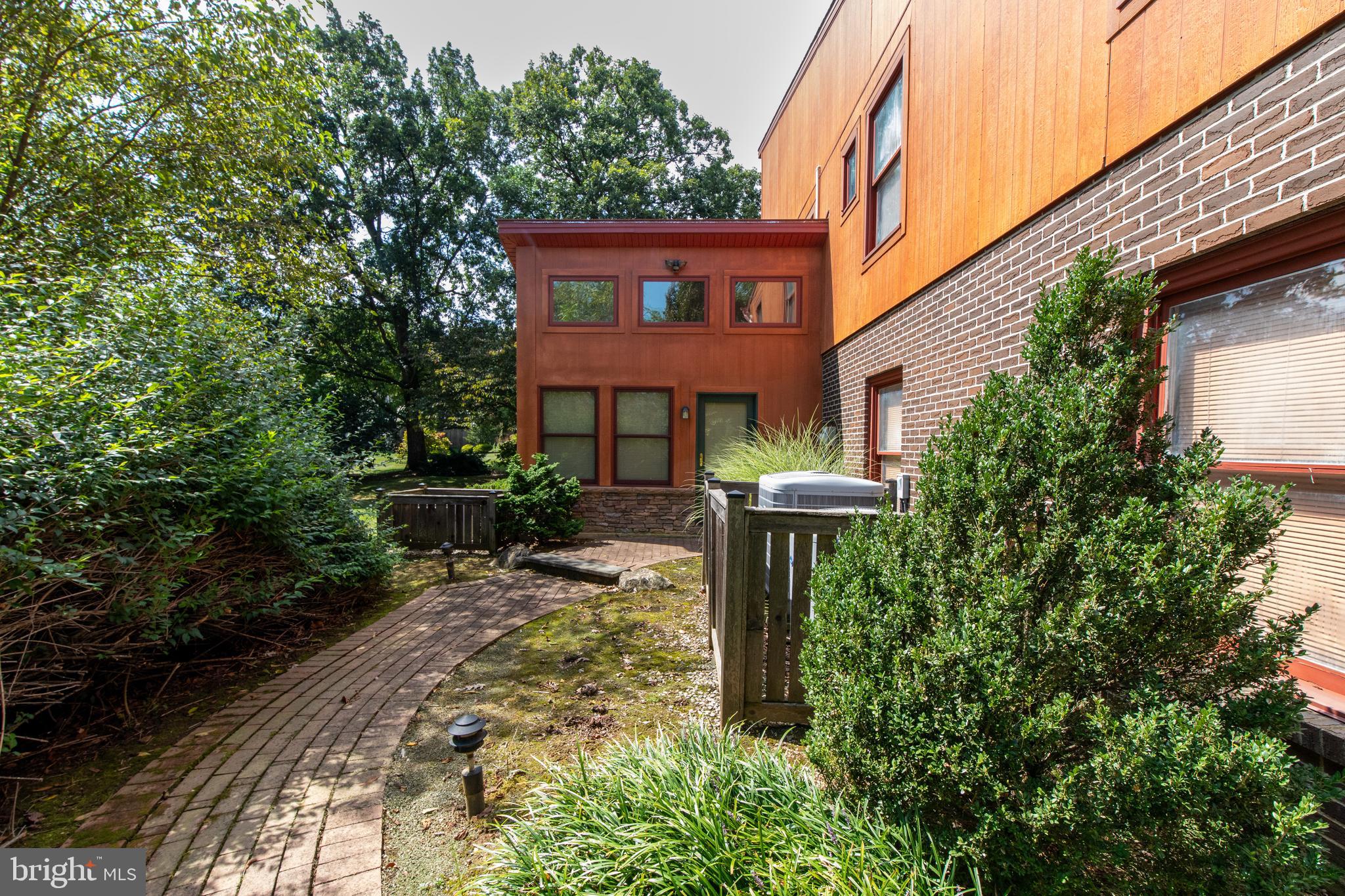 SPRINGWOOD MANOR - Residential