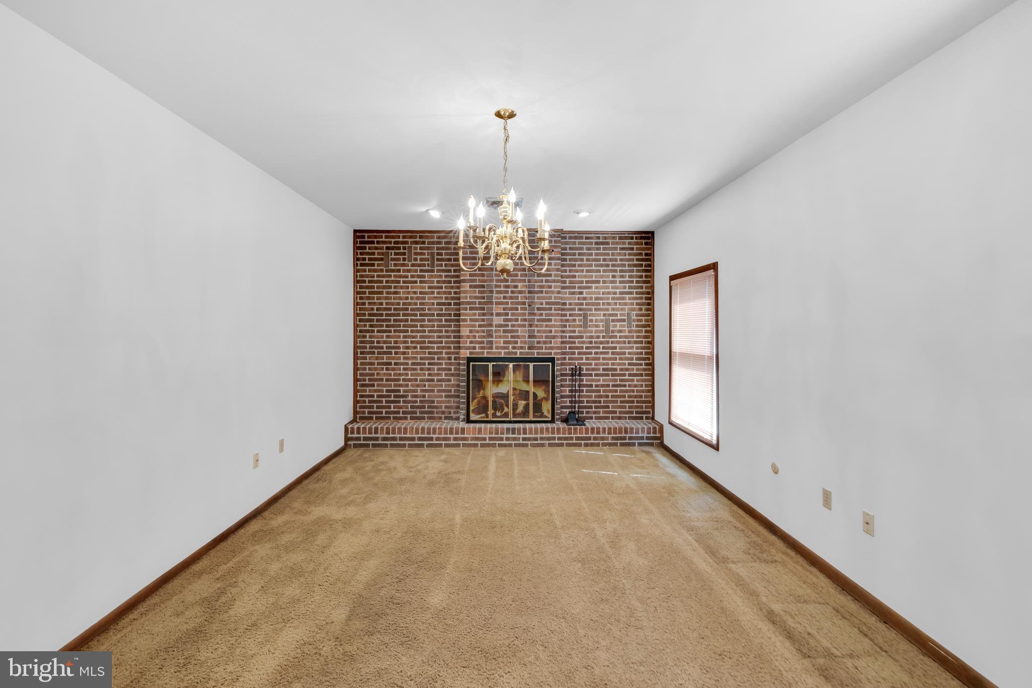 SPRINGWOOD MANOR - Residential