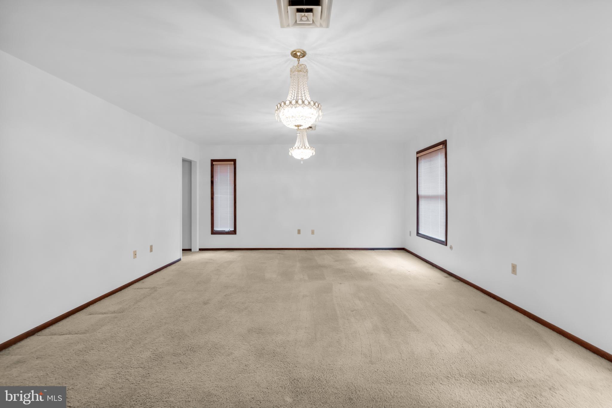 SPRINGWOOD MANOR - Residential