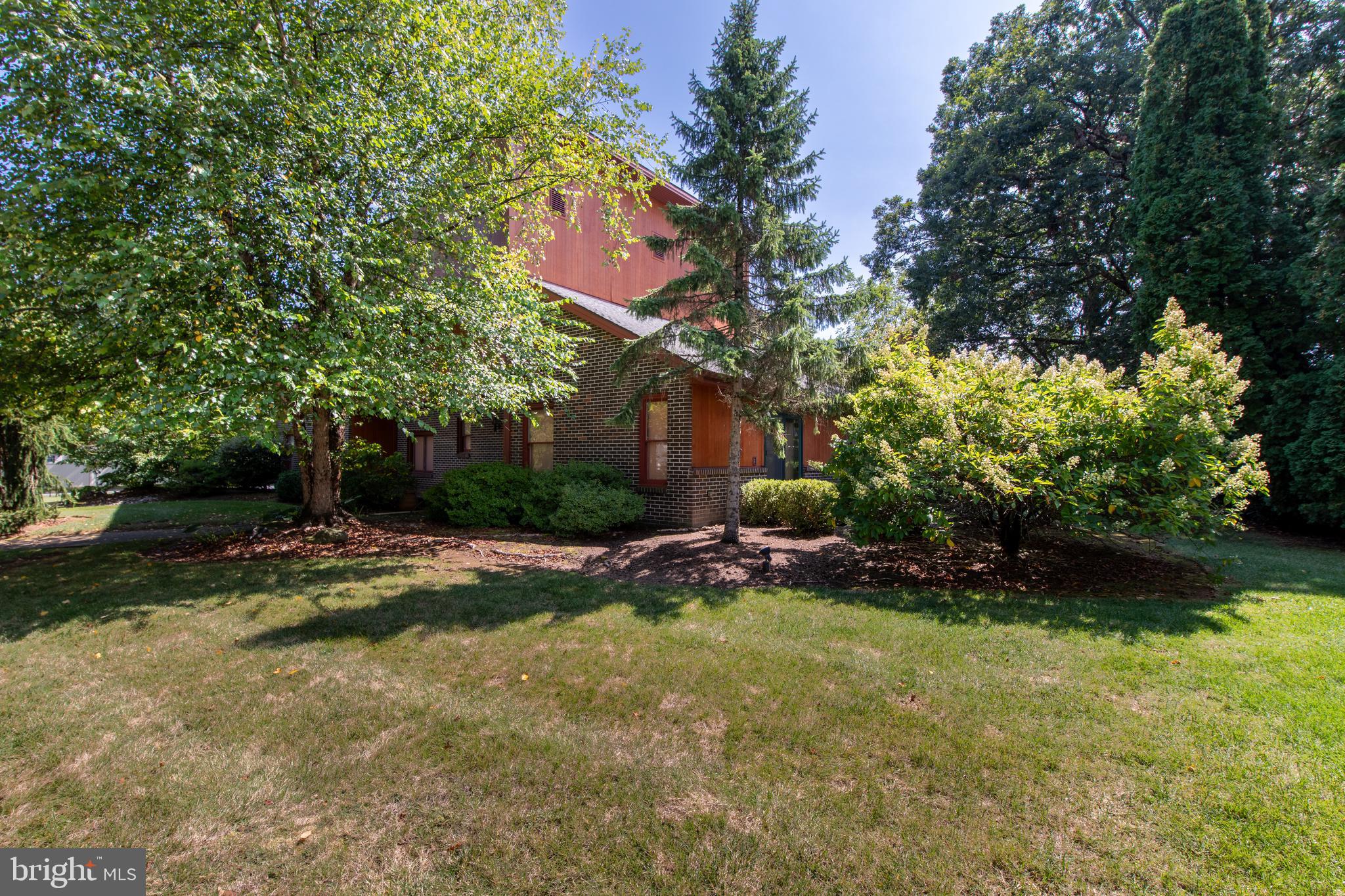 SPRINGWOOD MANOR - Residential