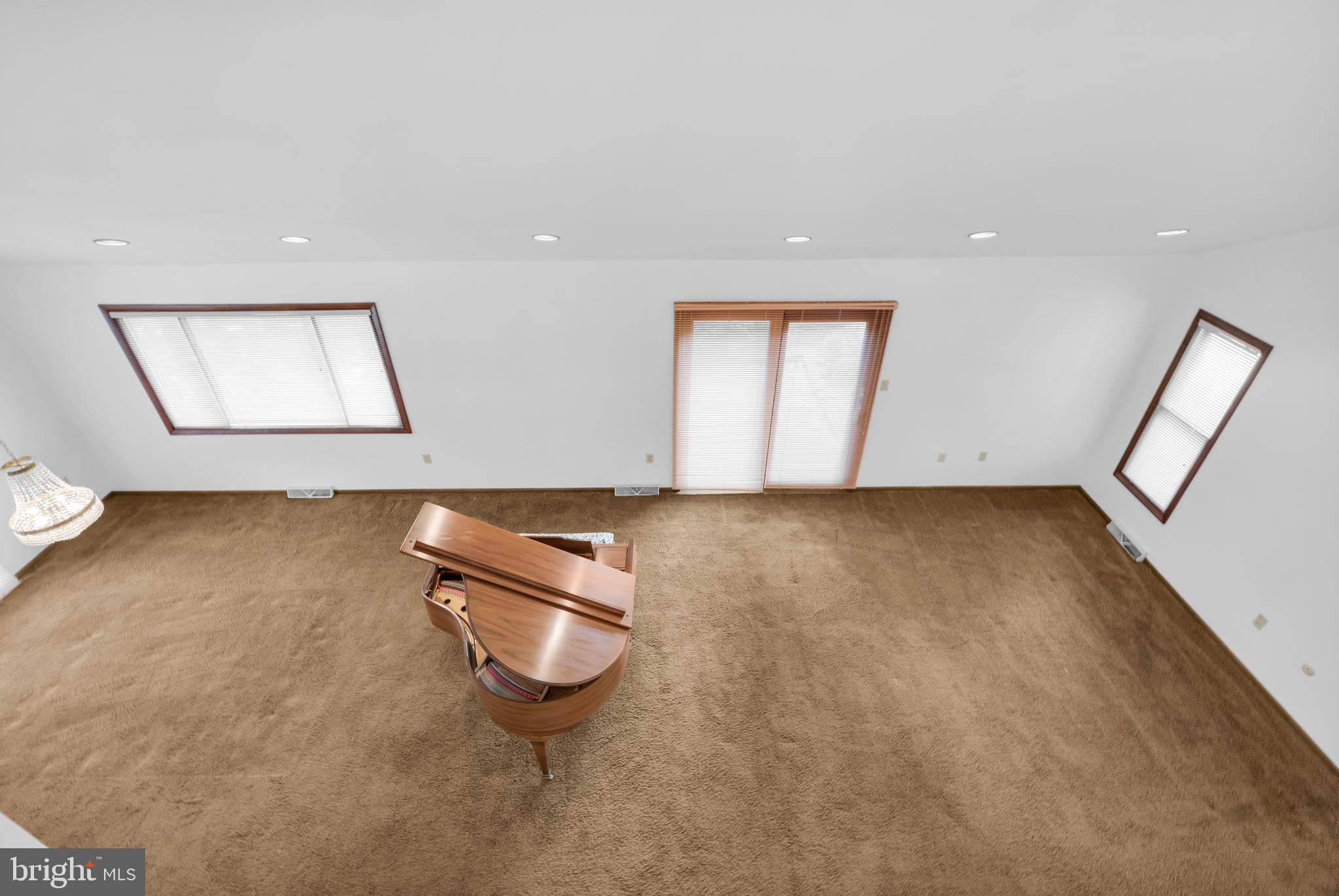 SPRINGWOOD MANOR - Residential