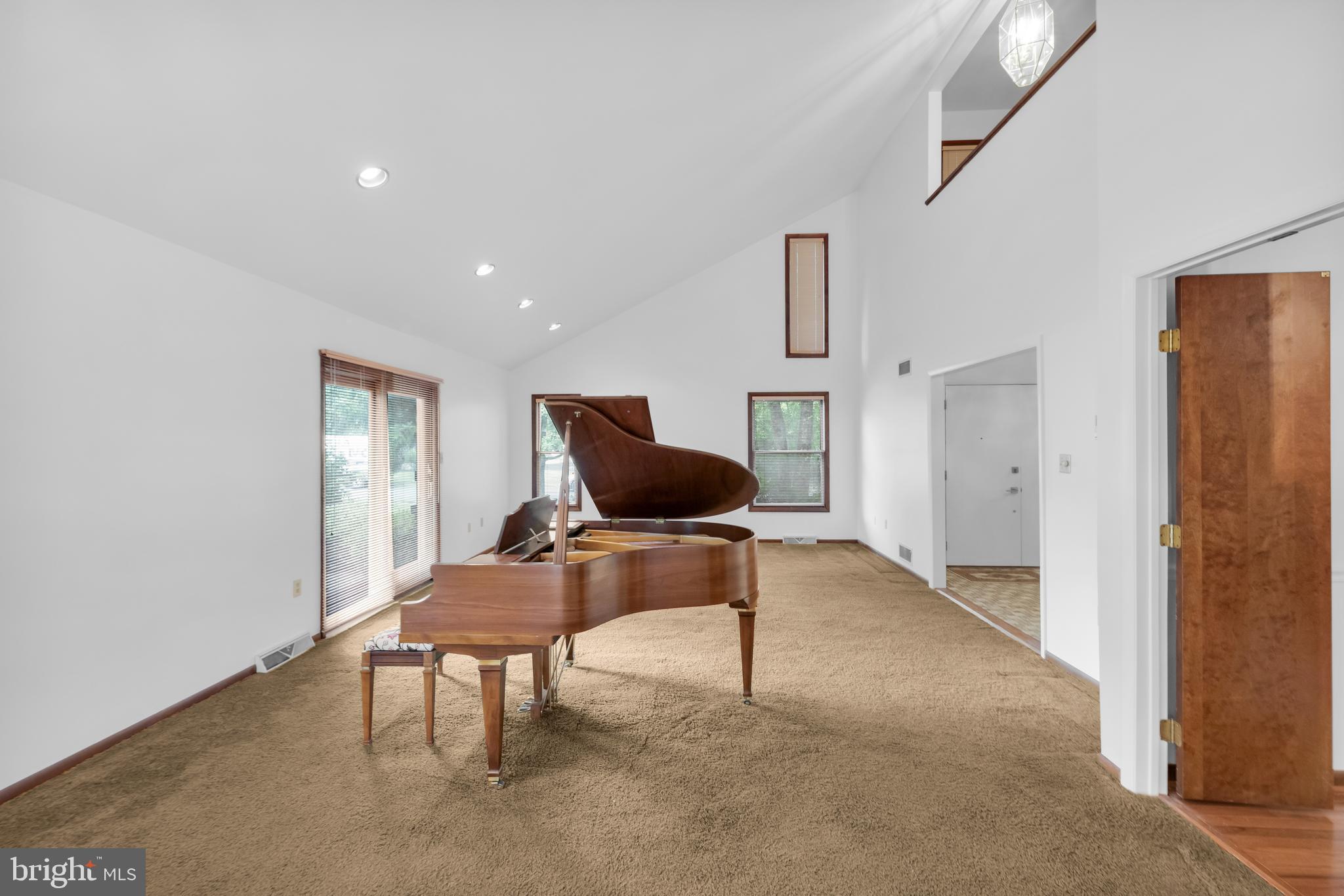 SPRINGWOOD MANOR - Residential