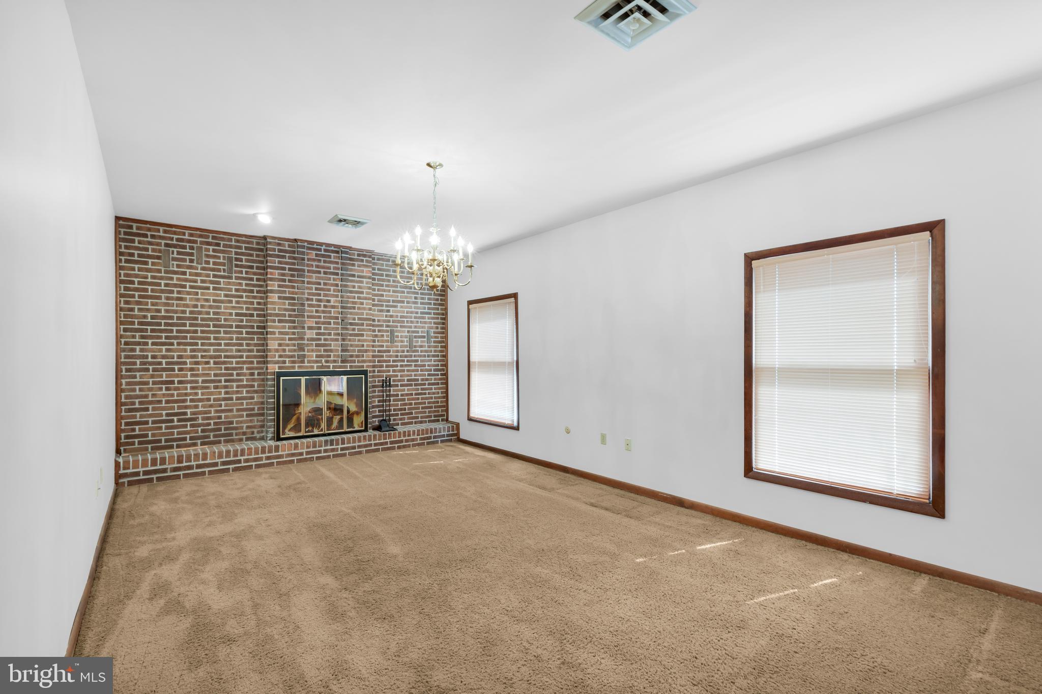 SPRINGWOOD MANOR - Residential