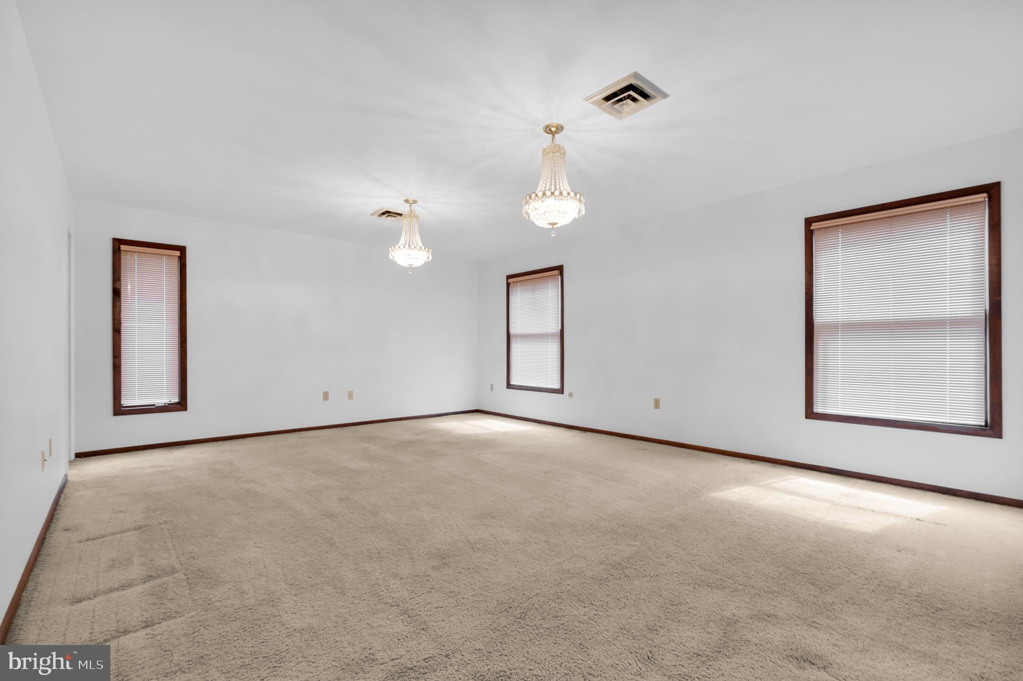 SPRINGWOOD MANOR - Residential