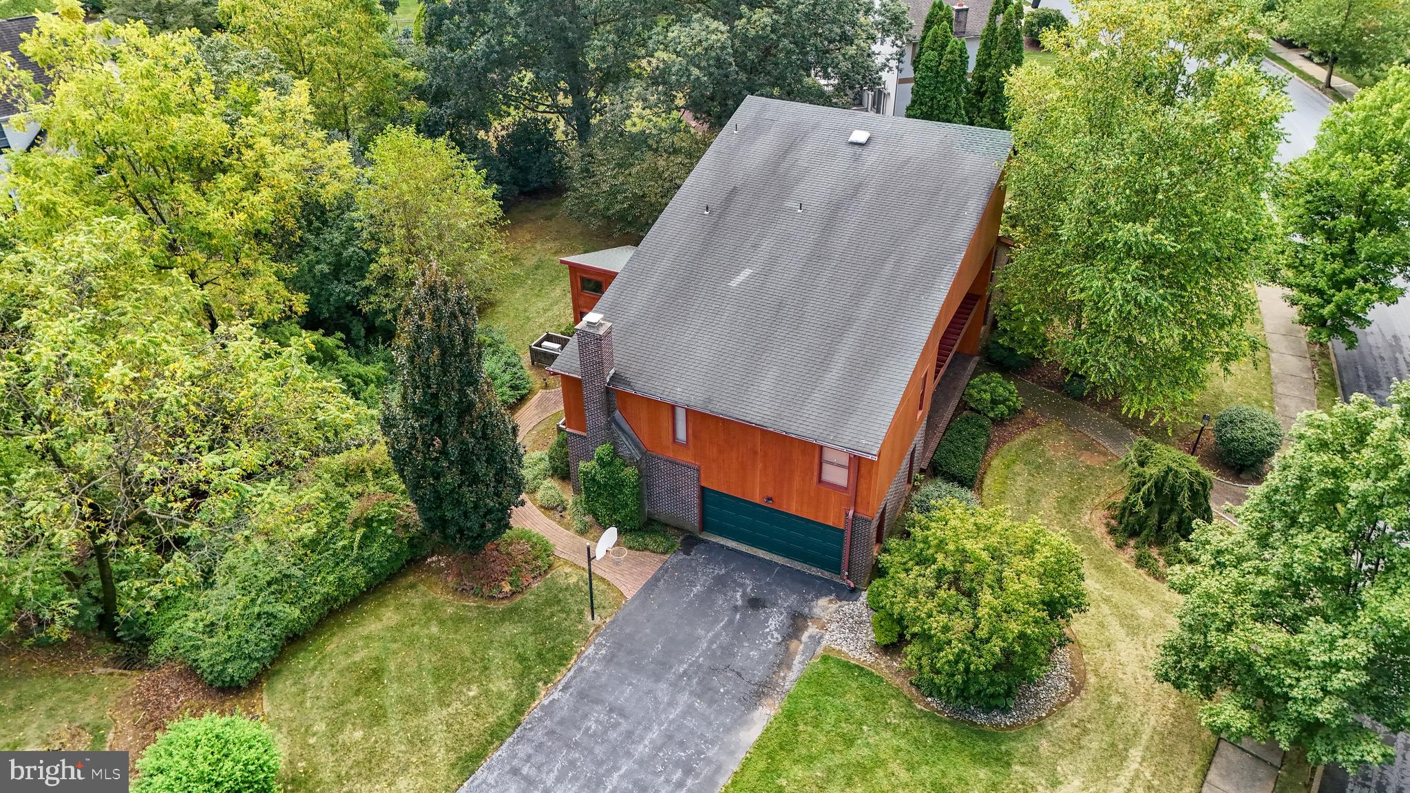 SPRINGWOOD MANOR - Residential