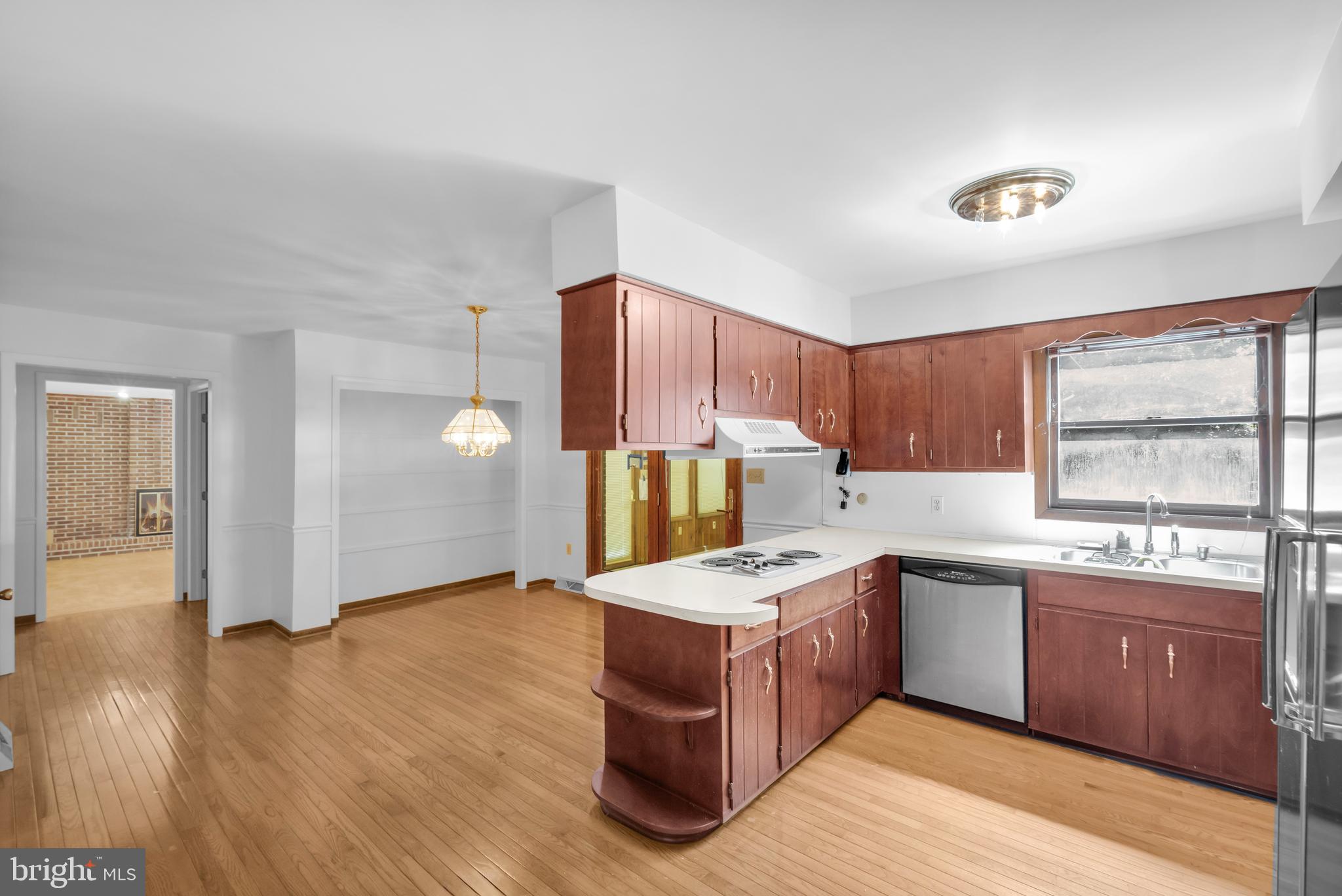 SPRINGWOOD MANOR - Residential