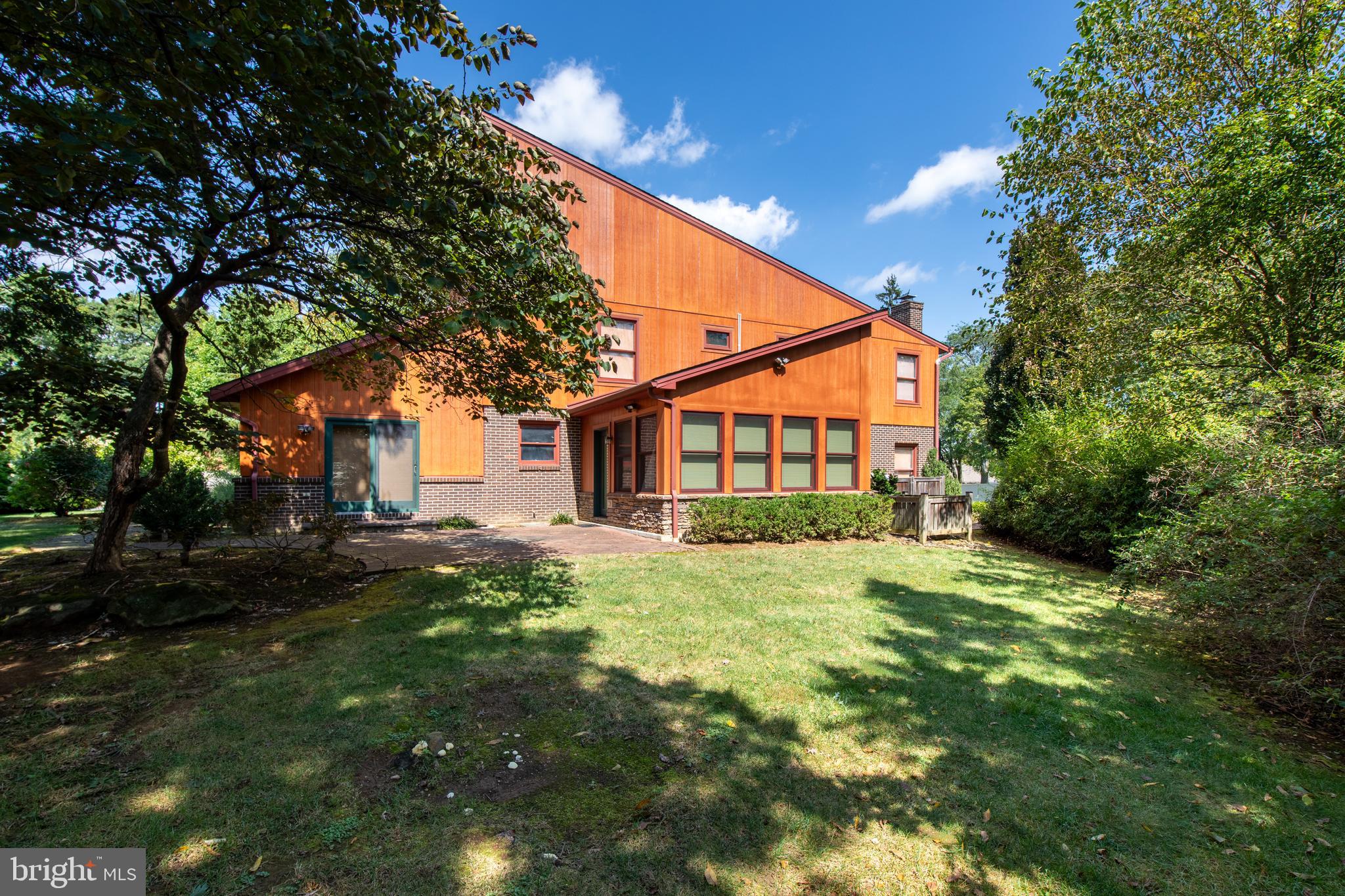 SPRINGWOOD MANOR - Residential