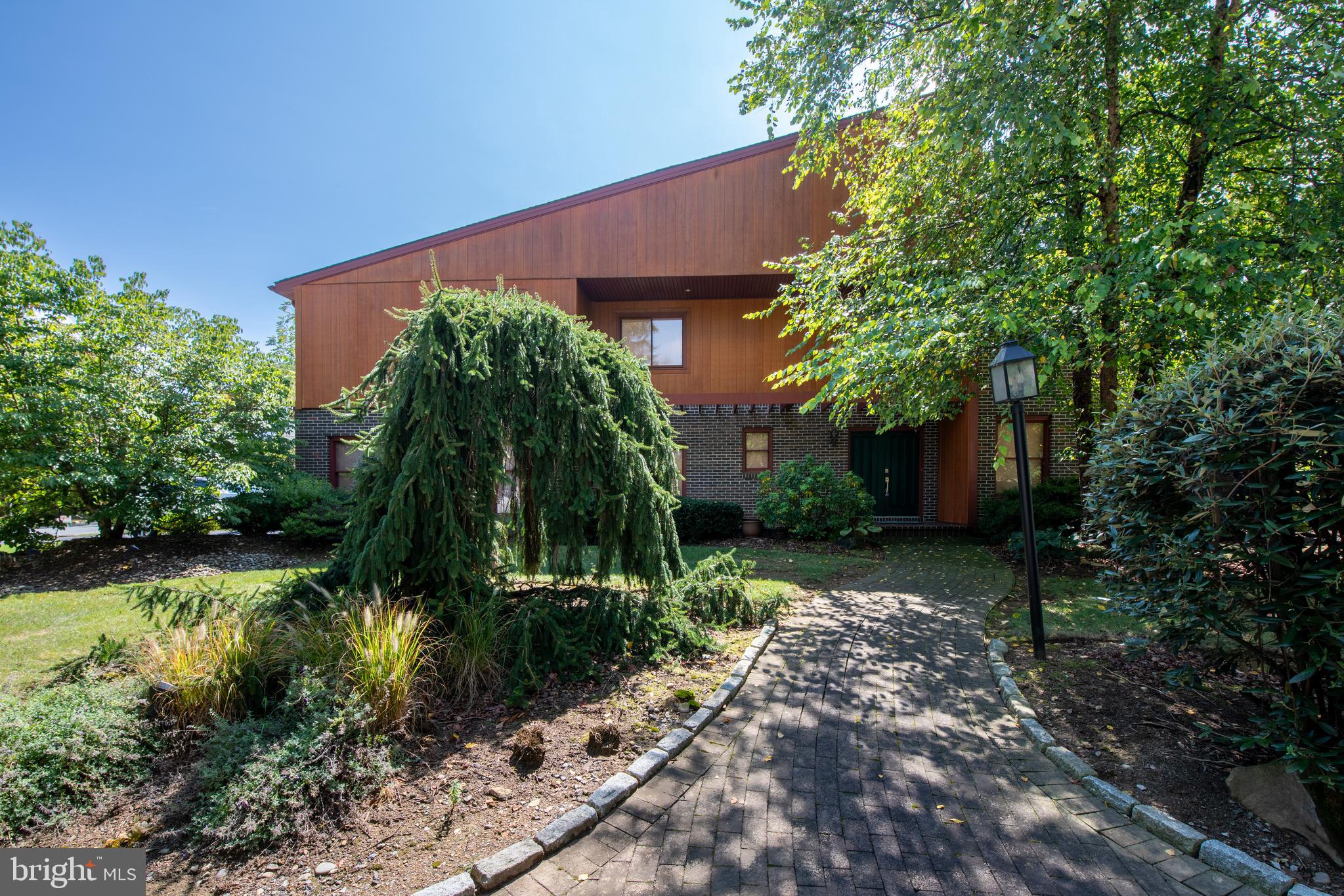 SPRINGWOOD MANOR - Residential