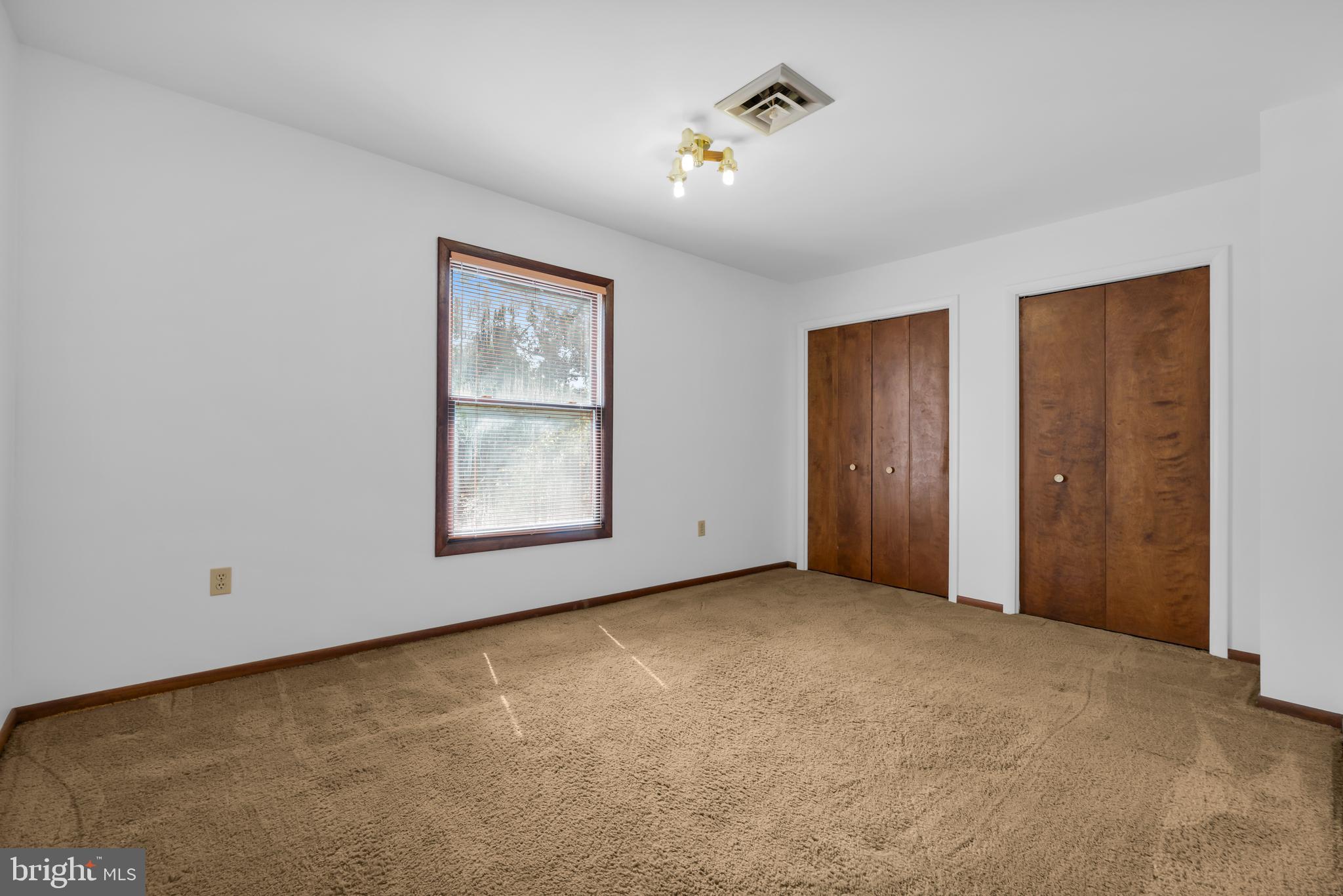 SPRINGWOOD MANOR - Residential