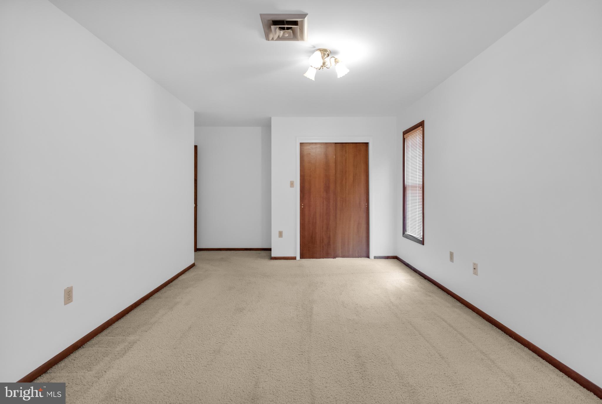 SPRINGWOOD MANOR - Residential