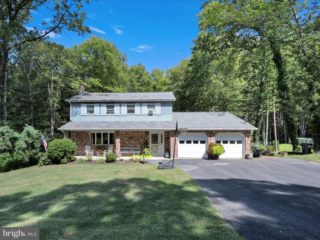 Photo of 625 W Willow Road, ORWIGSBURG, PA 17961 (MLS # PASK2023996)