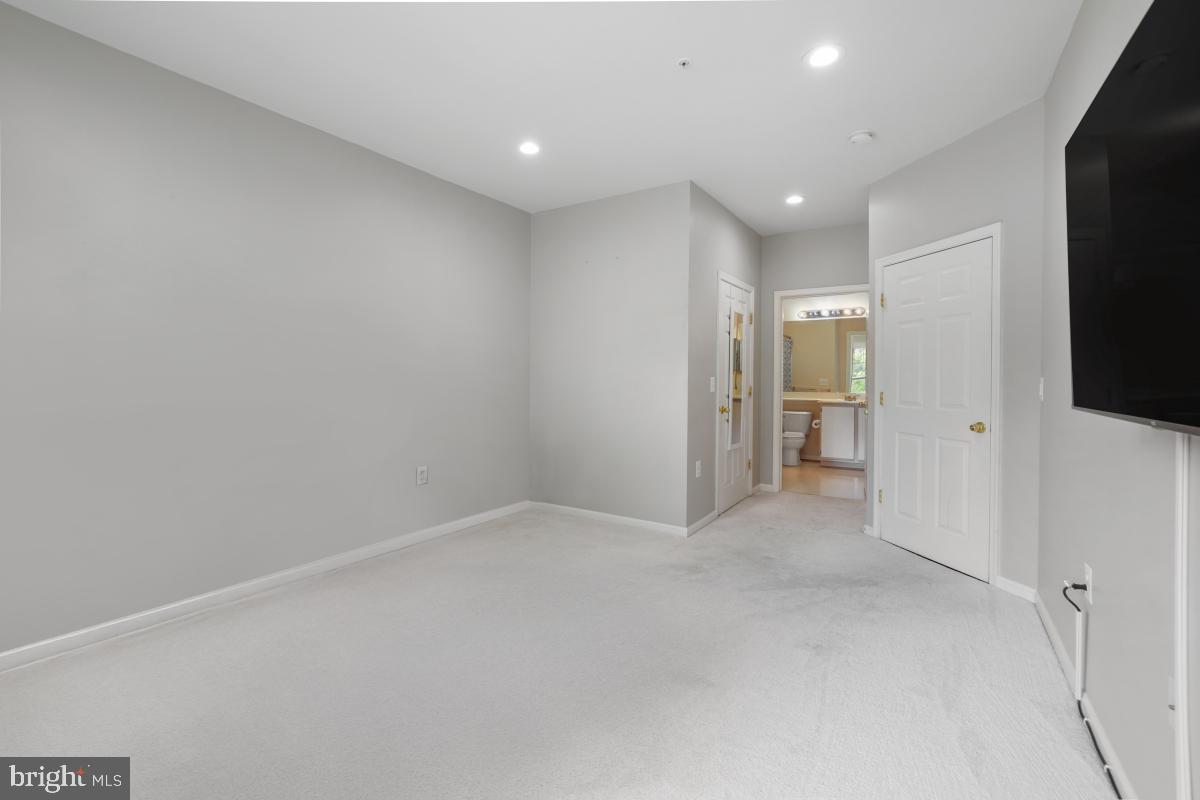 KING FARM - Residential Lease