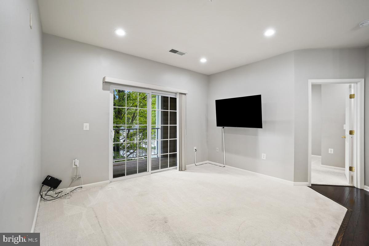 KING FARM - Residential Lease