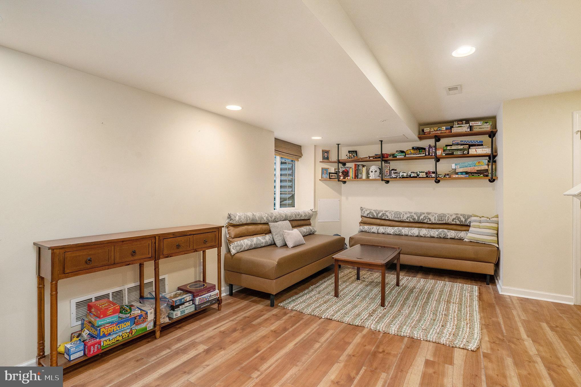 CARRIAGE HILL - Residential Lease